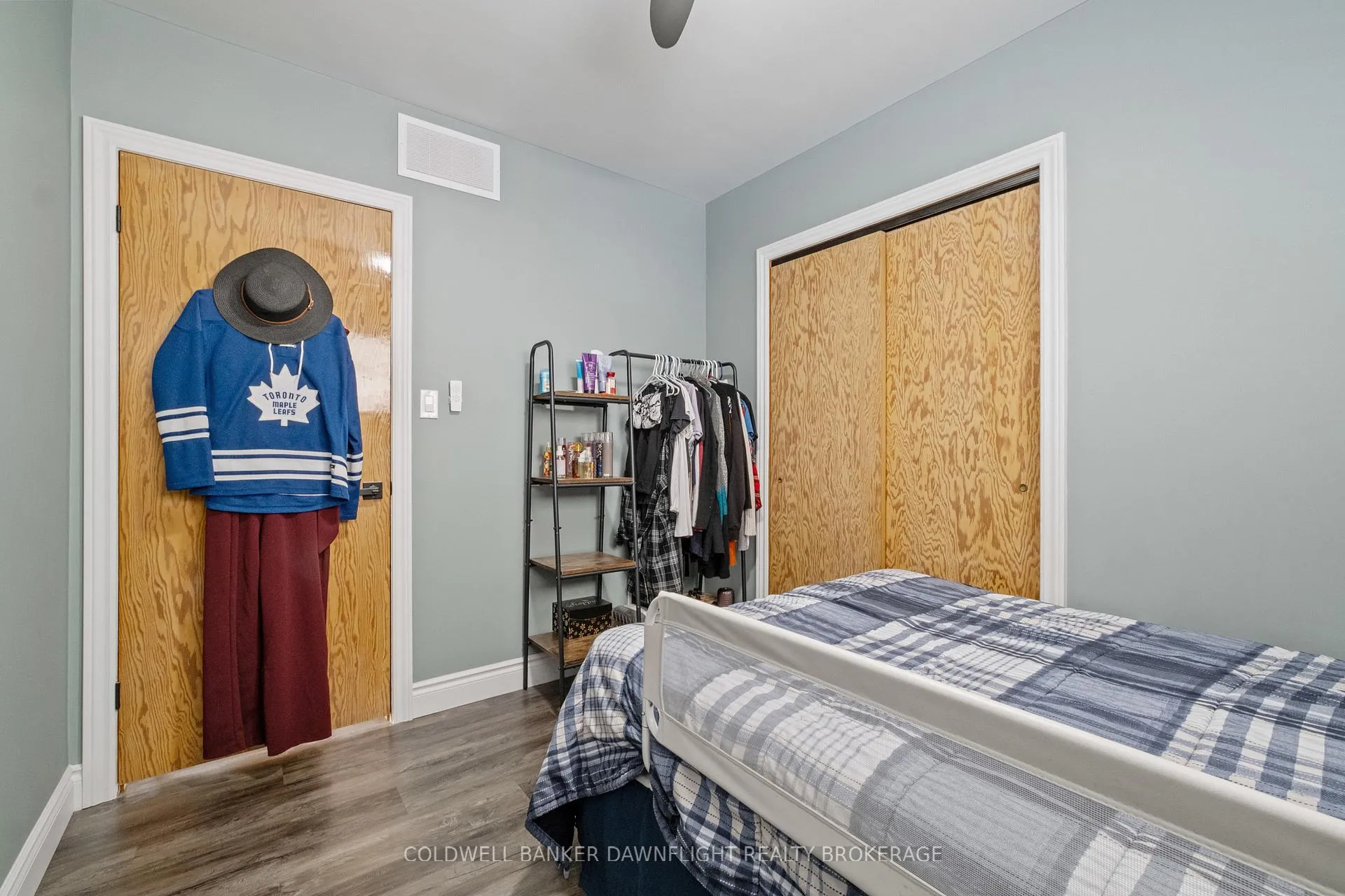 Photo 17 of 105 Wellington Street W, South Huron, Exeter — HOMEH