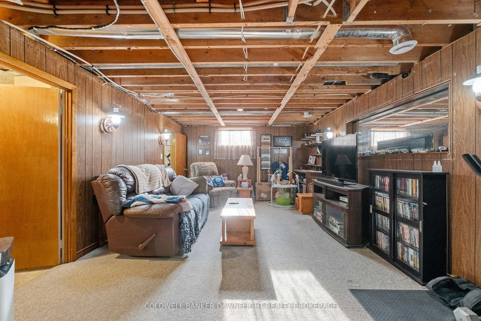 Photo 31 of 105 Wellington Street W, South Huron, Exeter — HOMEH