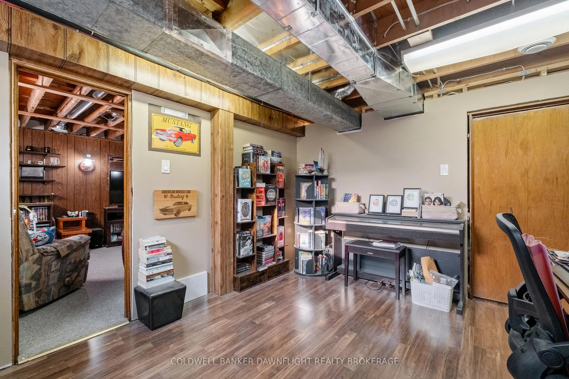 Photo 36 of 105 Wellington Street W, South Huron, Exeter — HOMEH