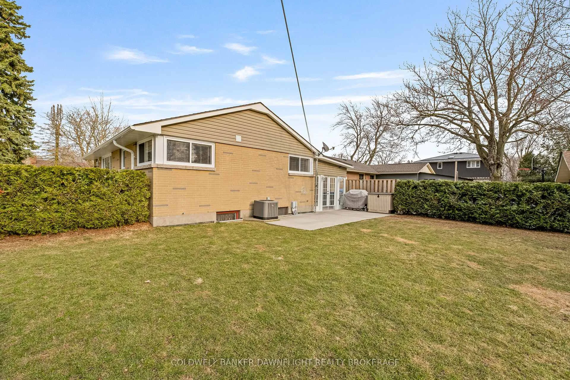 Photo 40 of 105 Wellington Street W, South Huron, Exeter — HOMEH