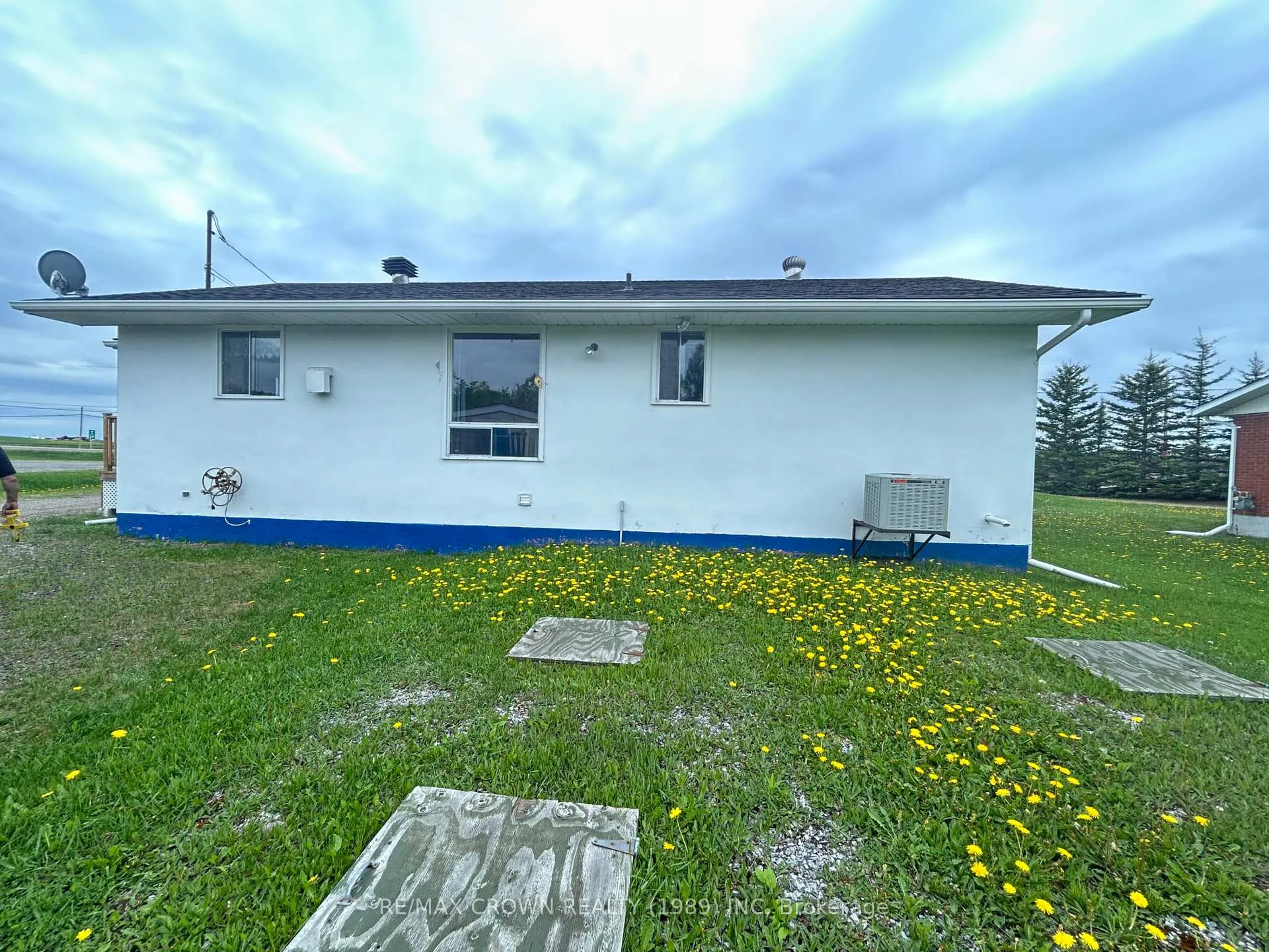 Photo 4 of 348 Government Road W, Kapuskasing — HOMEH