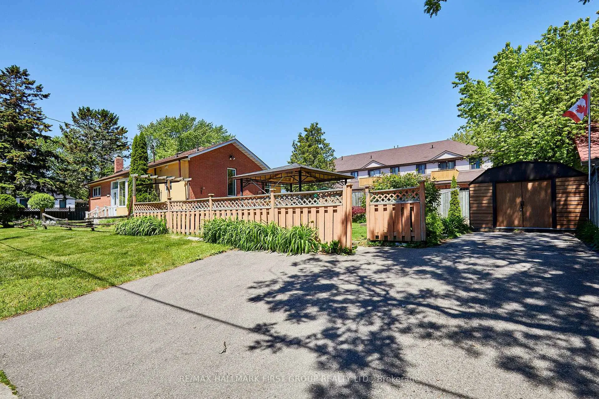 Photo 3 of 669 Marksbury Road, Pickering, West Shore — HOMEH
