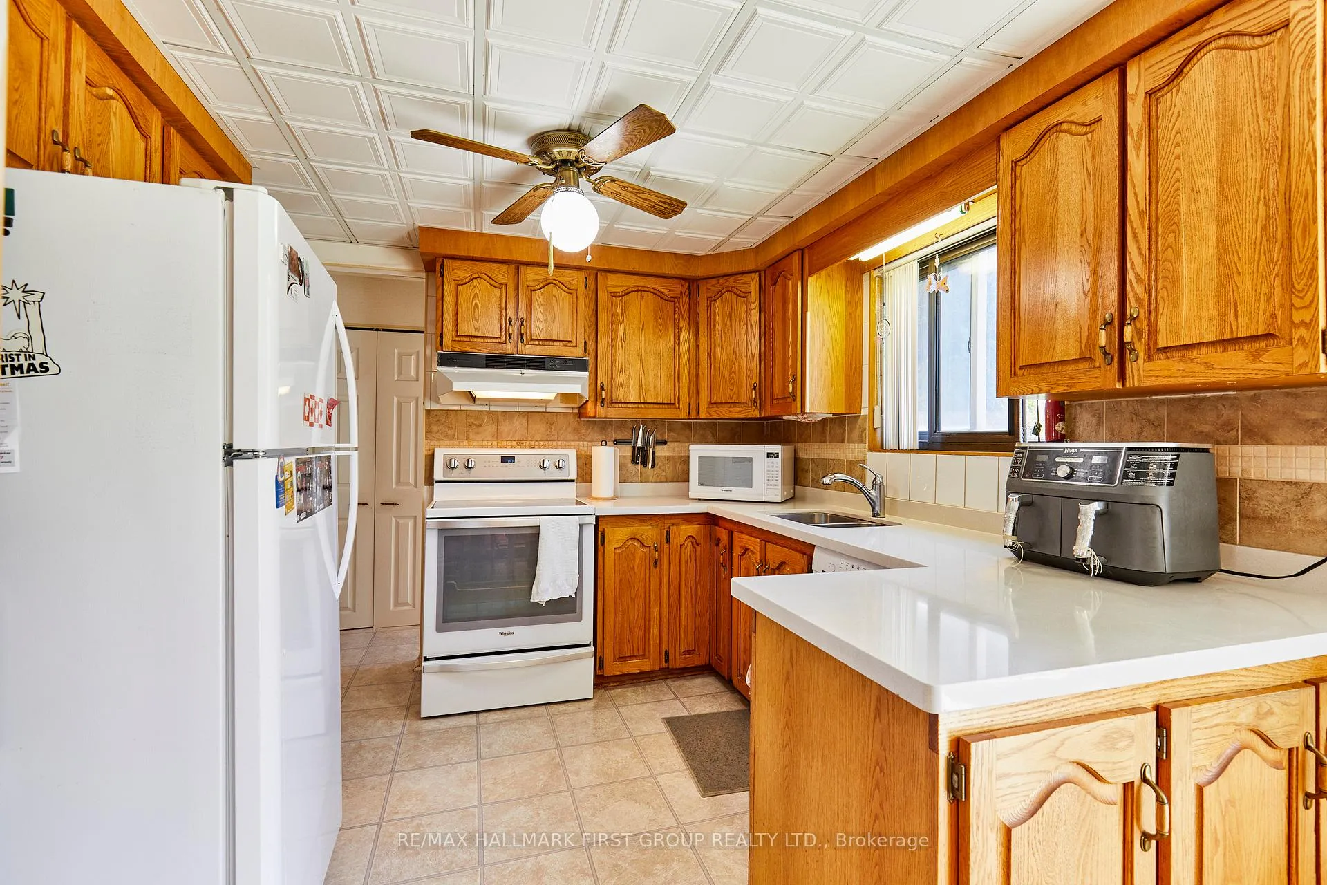 Photo 9 of 669 Marksbury Road, Pickering, West Shore — HOMEH