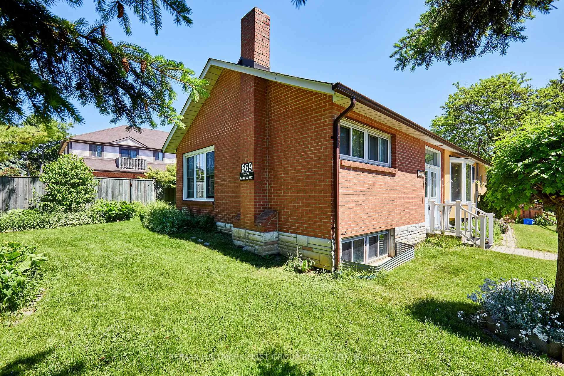 Photo 39 of 669 Marksbury Road, Pickering, West Shore — HOMEH