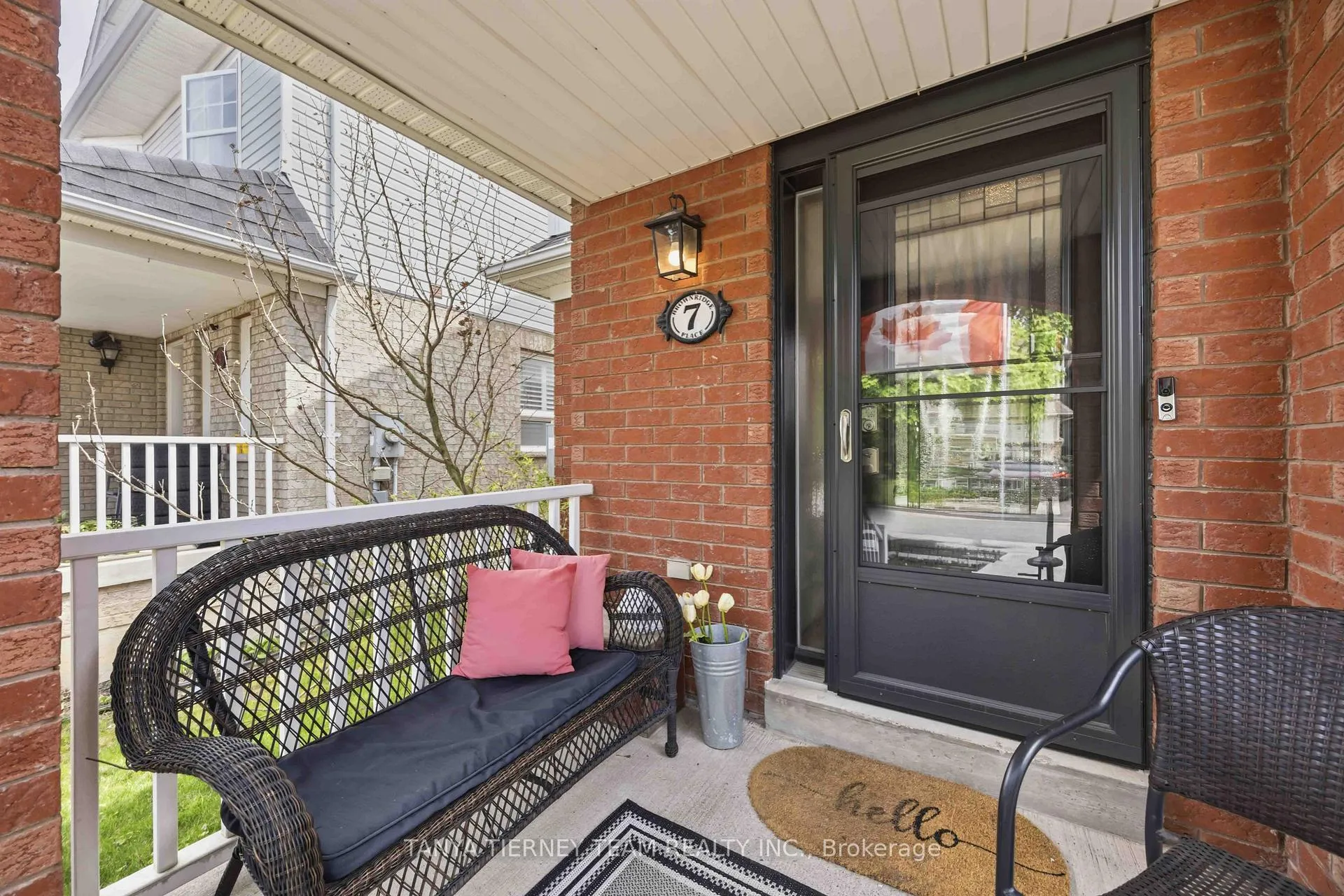 Photo 5 of 7 Brownridge Place, Whitby, Williamsburg — HOMEH