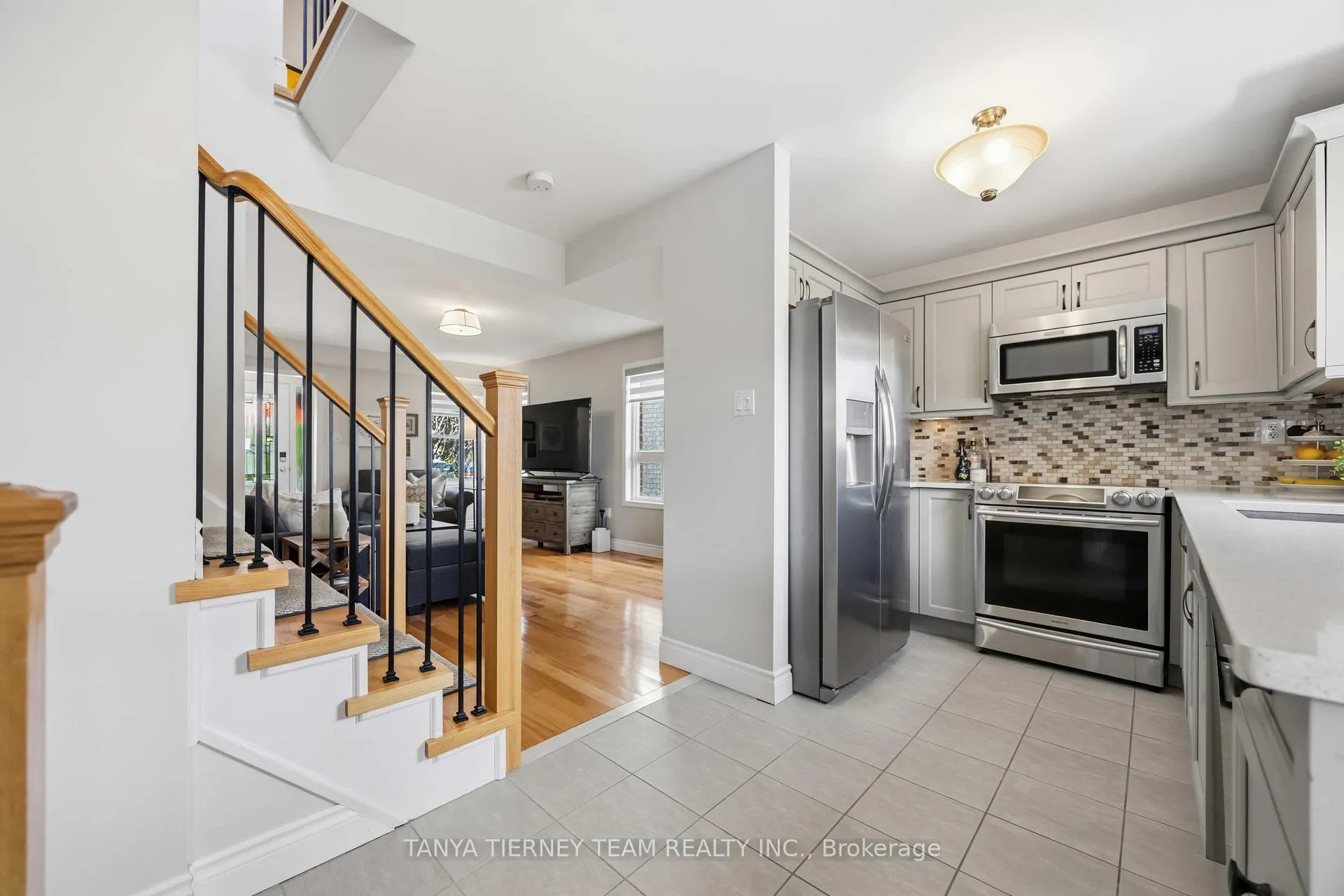 Photo 13 of 7 Brownridge Place, Whitby, Williamsburg — HOMEH