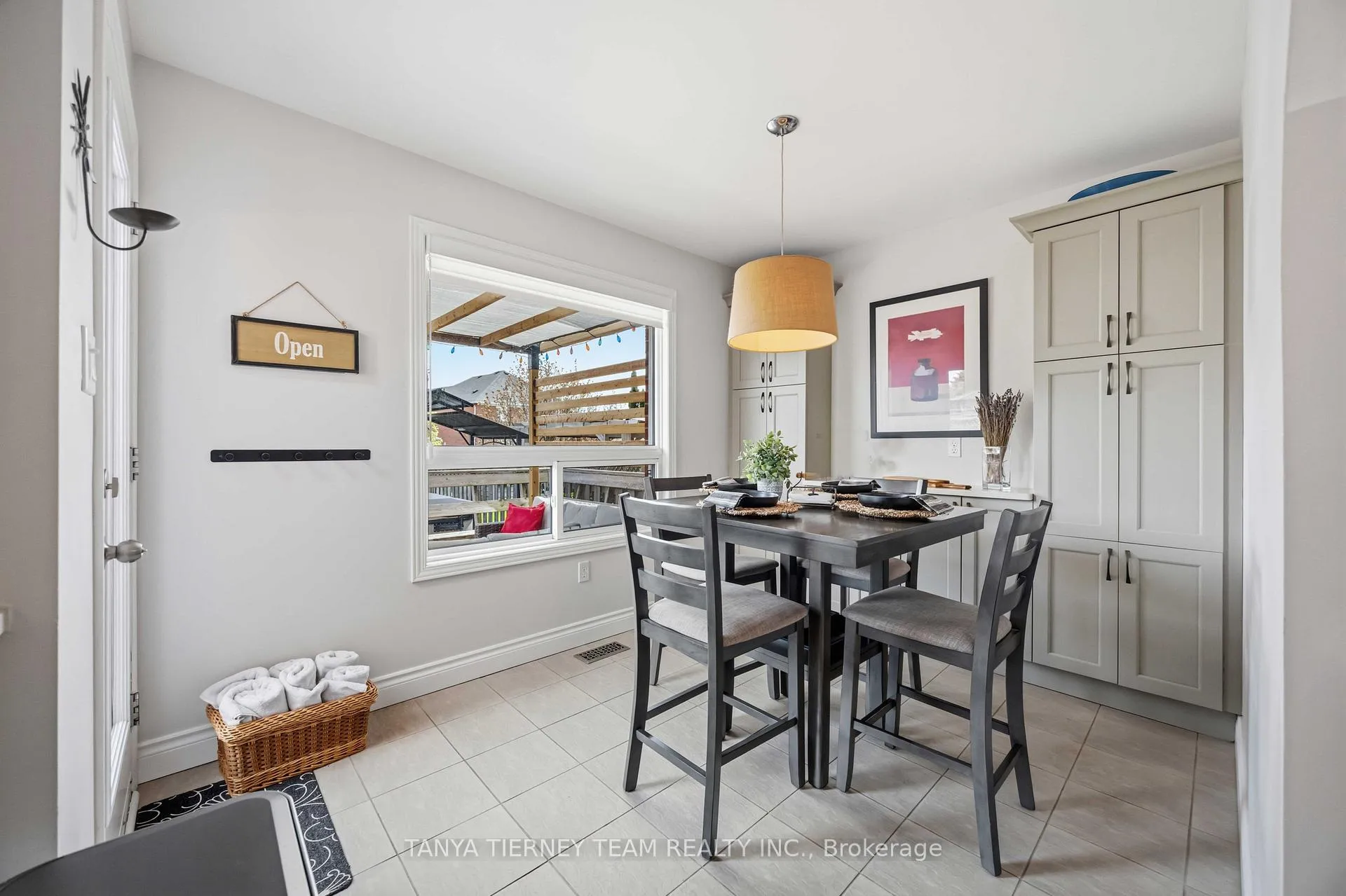 Photo 18 of 7 Brownridge Place, Whitby, Williamsburg — HOMEH