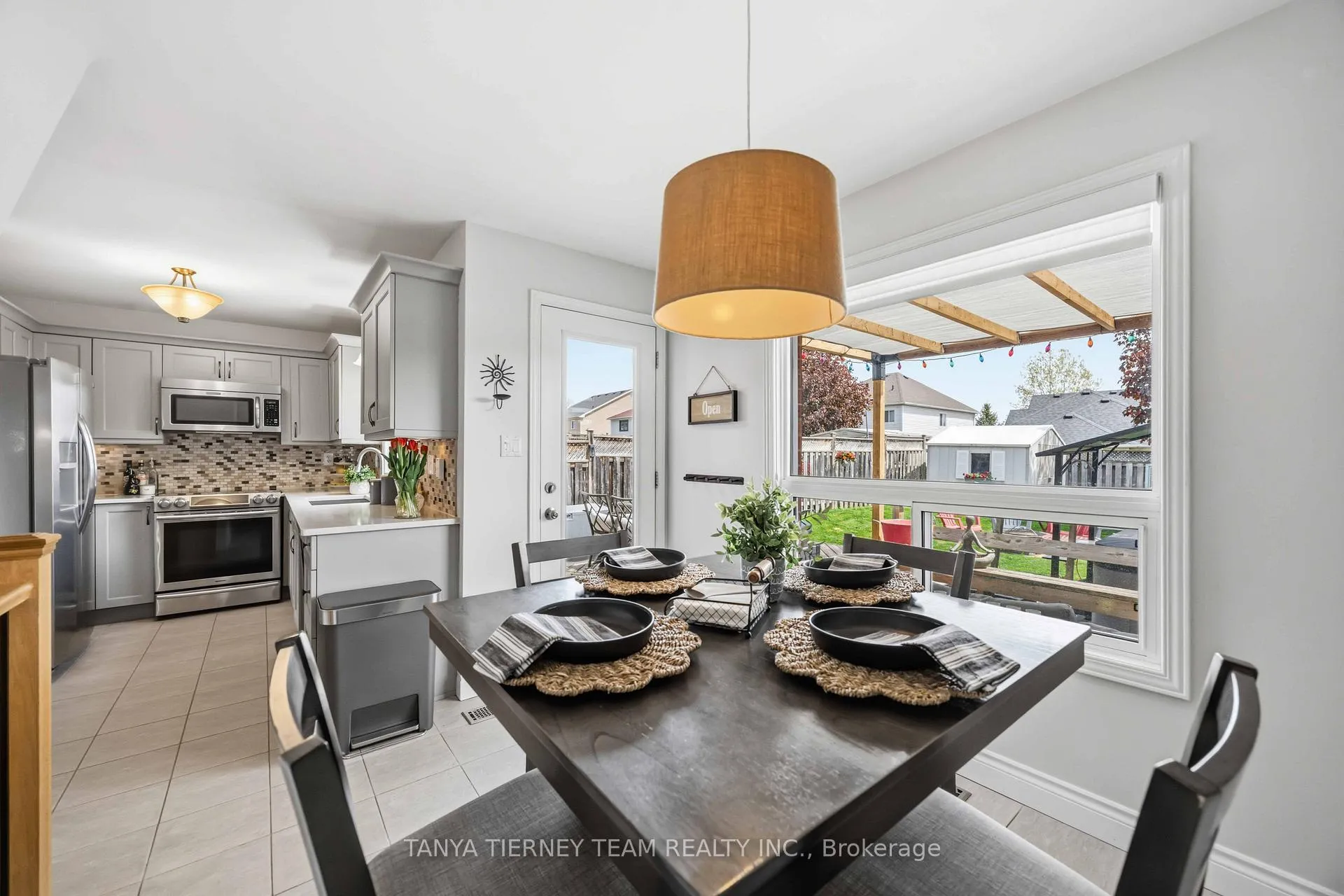 Photo 19 of 7 Brownridge Place, Whitby, Williamsburg — HOMEH