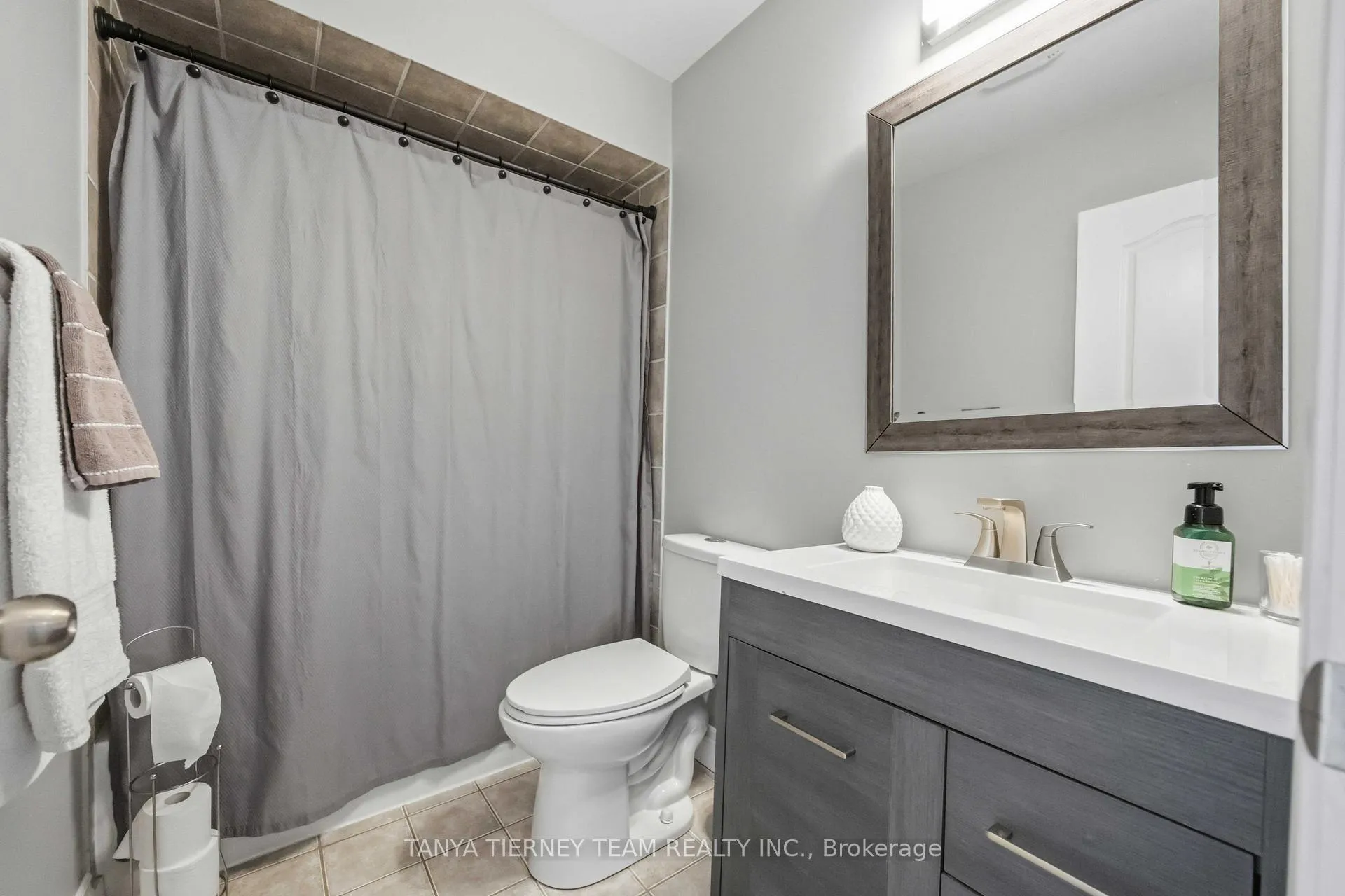 Photo 29 of 7 Brownridge Place, Whitby, Williamsburg — HOMEH
