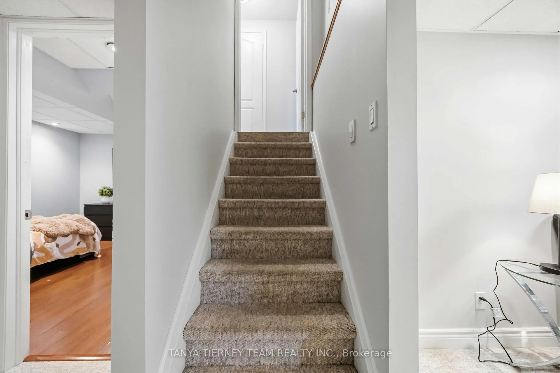 Photo 32 of 7 Brownridge Place, Whitby, Williamsburg — HOMEH