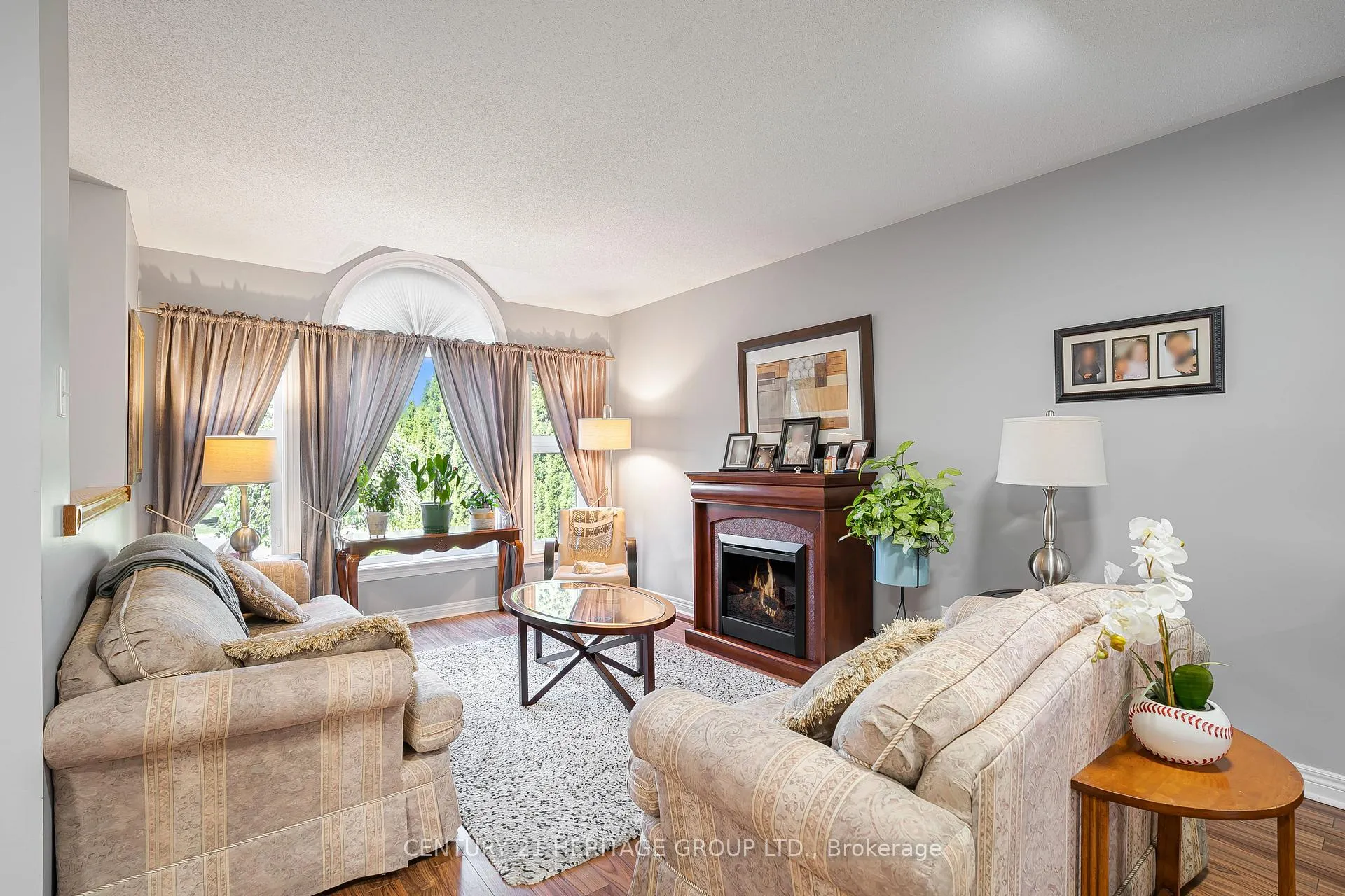 Photo 6 of 77 Hodgson Drive, Barrie, Northwest — HOMEH