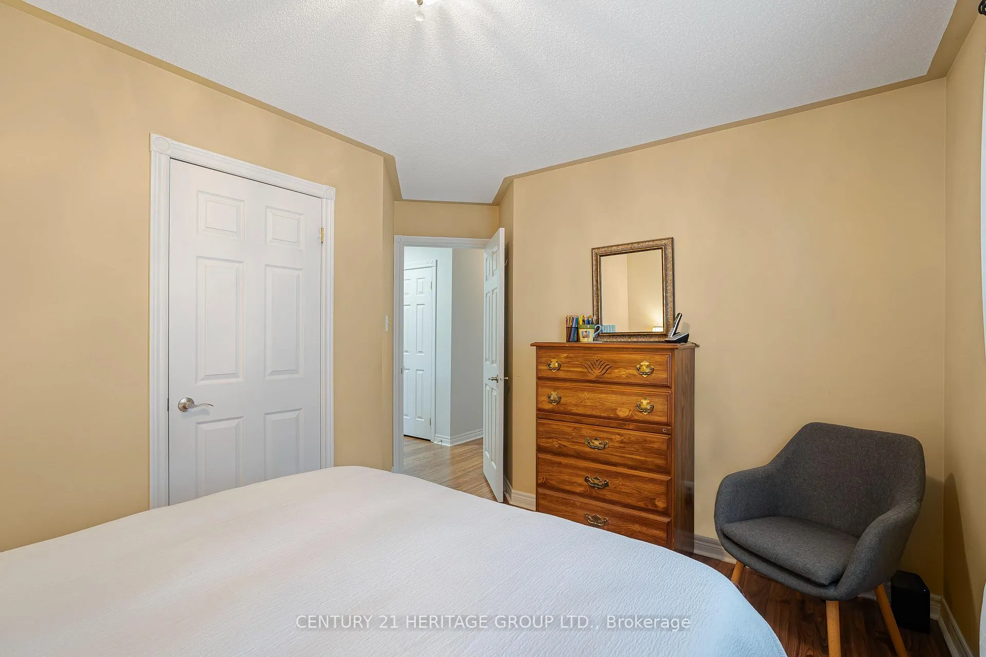 Photo 14 of 77 Hodgson Drive, Barrie, Northwest — HOMEH