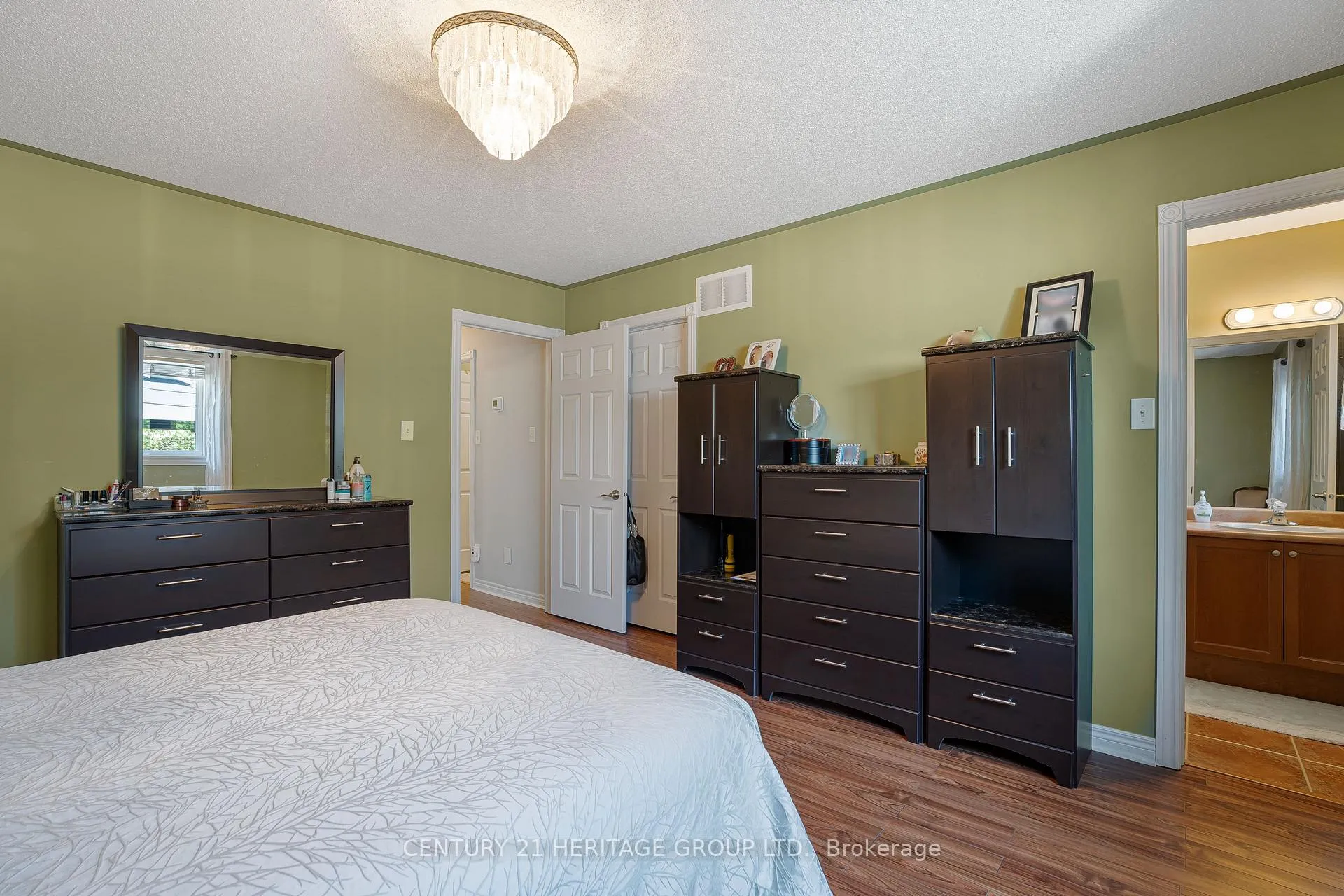Photo 19 of 77 Hodgson Drive, Barrie, Northwest — HOMEH