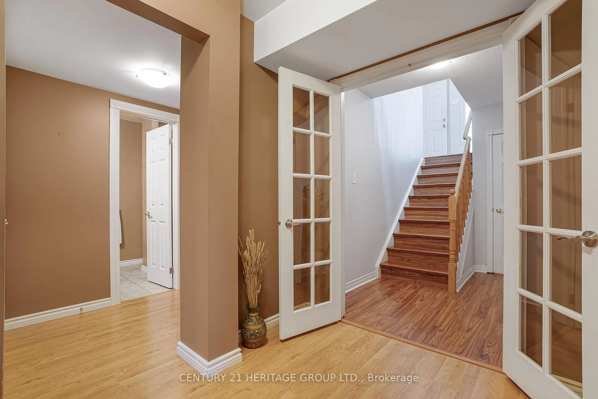 Photo 23 of 77 Hodgson Drive, Barrie, Northwest — HOMEH