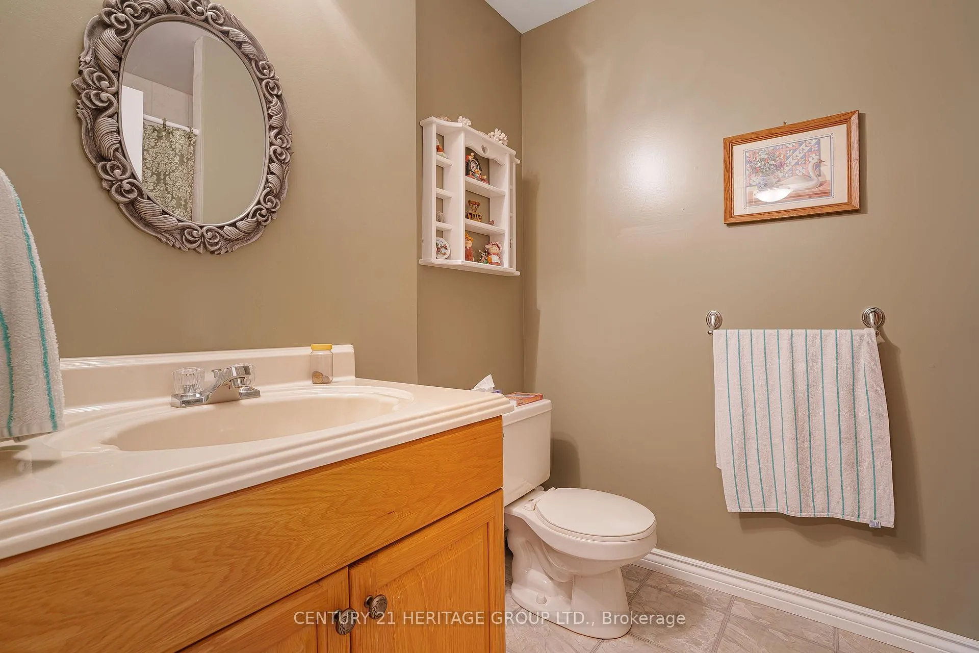 Photo 30 of 77 Hodgson Drive, Barrie, Northwest — HOMEH