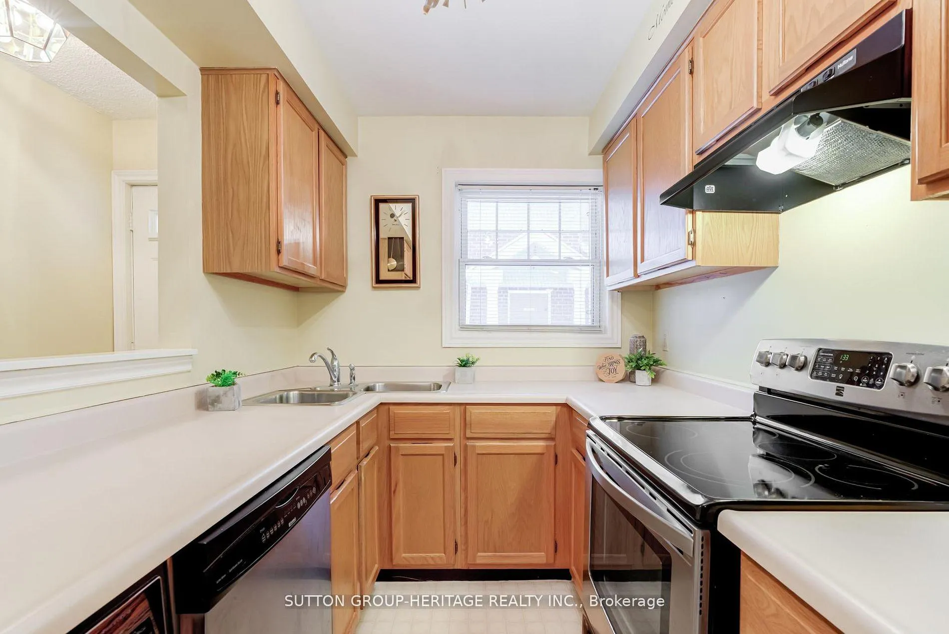 Photo 5 of Unit A-10, 1651 Nash Road, Clarington, Courtice — HOMEH