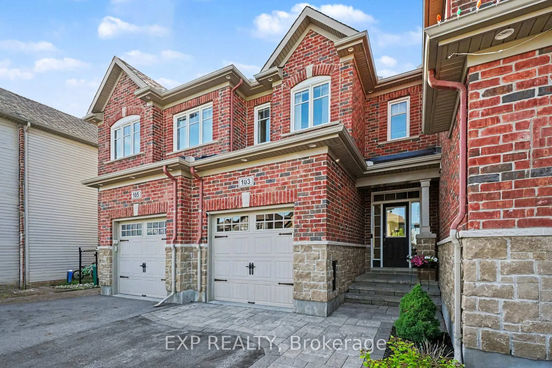 Photo 2 of 103 Westphalian Avenue, Ottawa, Kanata - Emerald Meadows/Trailwest — HOMEH