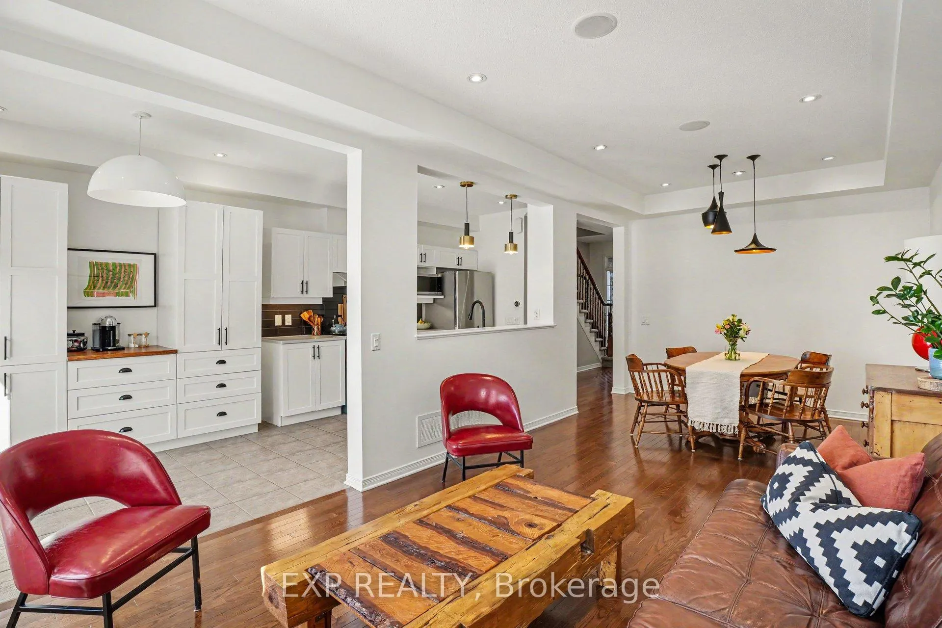Photo 5 of 103 Westphalian Avenue, Ottawa, Kanata - Emerald Meadows/Trailwest — HOMEH