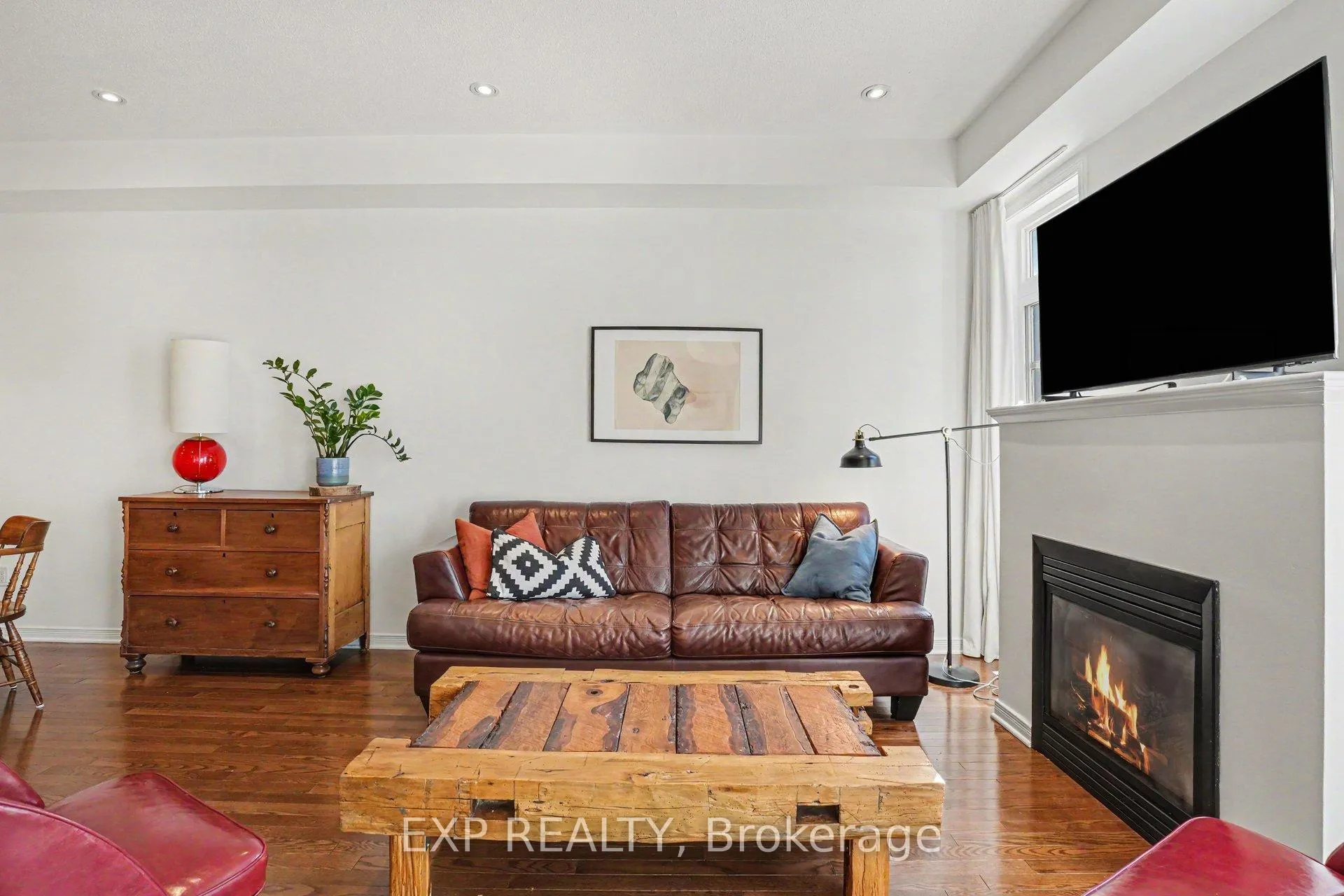Photo 6 of 103 Westphalian Avenue, Ottawa, Kanata - Emerald Meadows/Trailwest — HOMEH