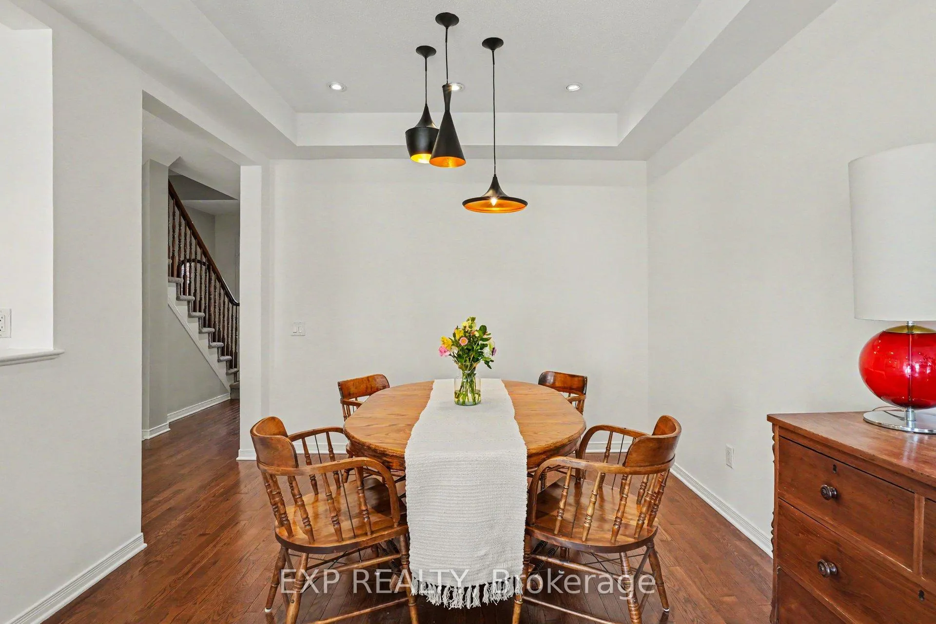 Photo 7 of 103 Westphalian Avenue, Ottawa, Kanata - Emerald Meadows/Trailwest — HOMEH