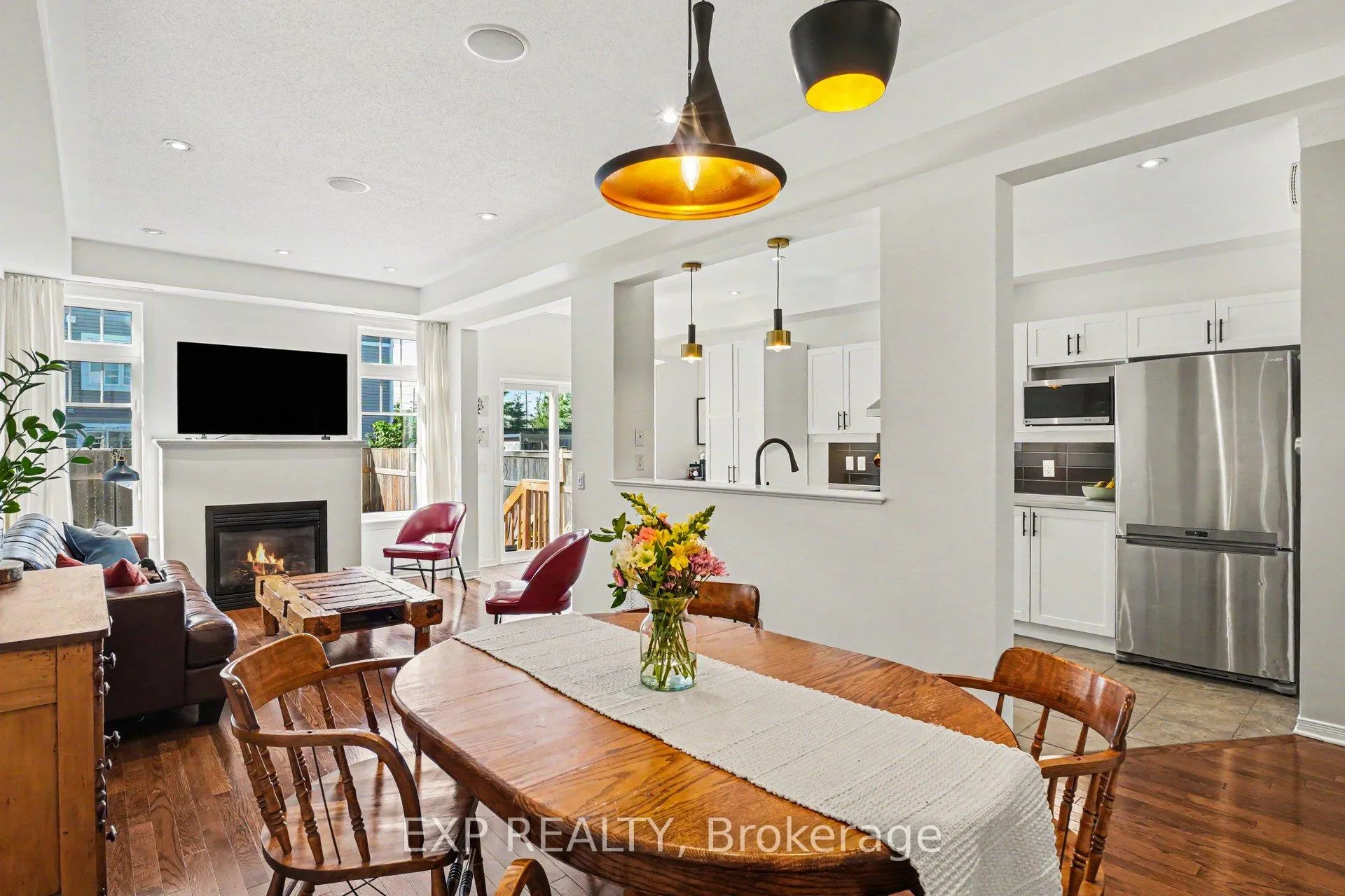 Photo 8 of 103 Westphalian Avenue, Ottawa, Kanata - Emerald Meadows/Trailwest — HOMEH