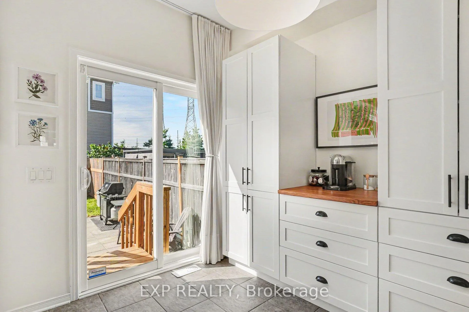 Photo 13 of 103 Westphalian Avenue, Ottawa, Kanata - Emerald Meadows/Trailwest — HOMEH