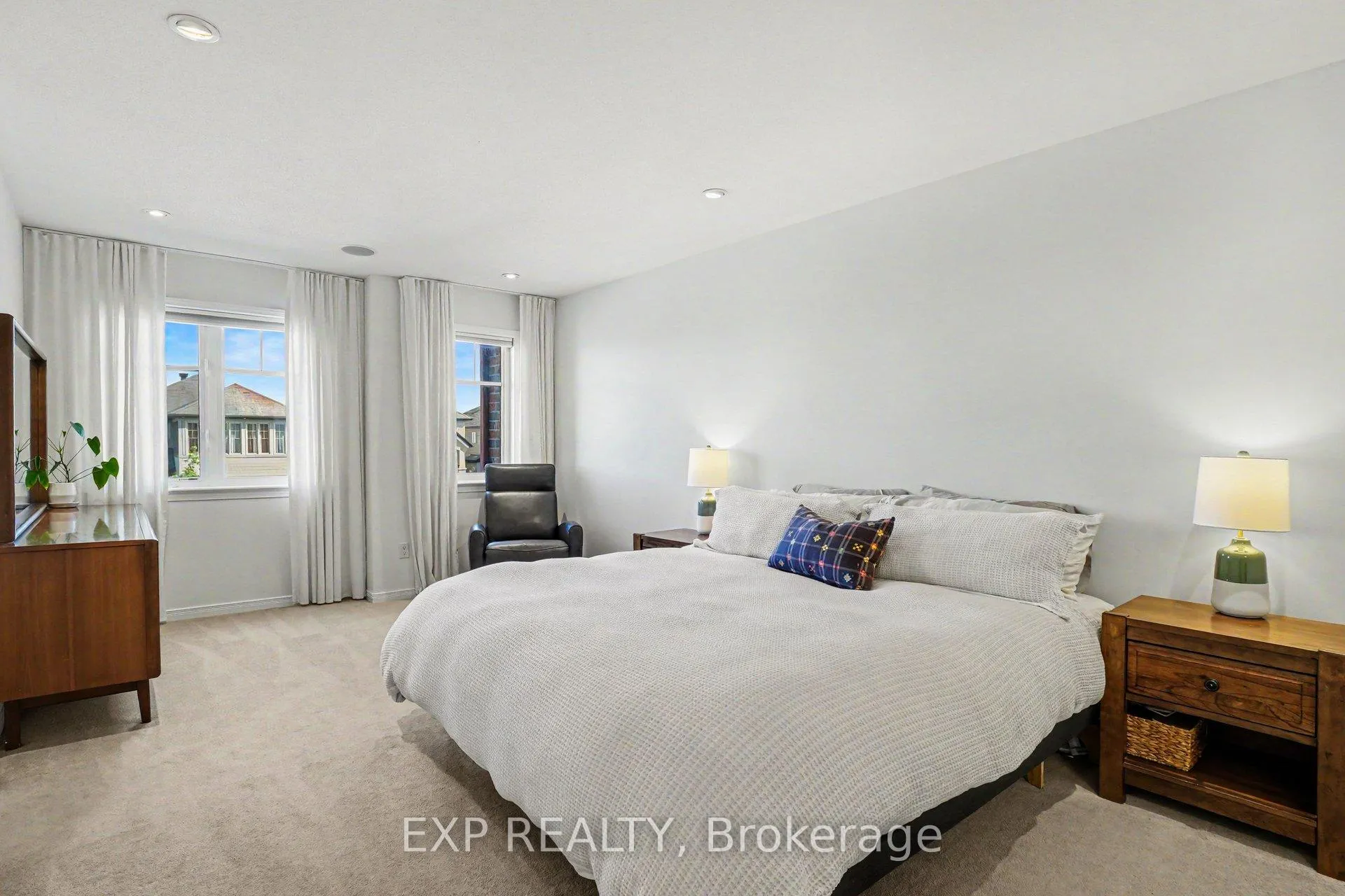 Photo 15 of 103 Westphalian Avenue, Ottawa, Kanata - Emerald Meadows/Trailwest — HOMEH