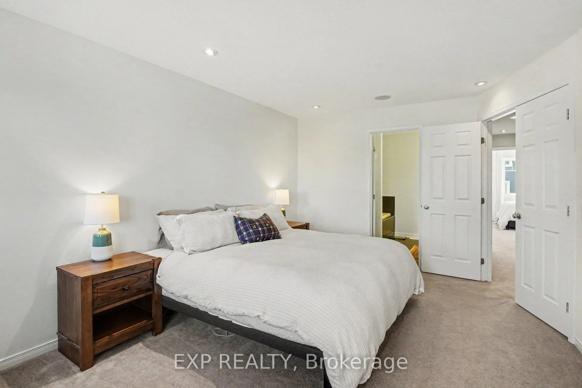 Photo 17 of 103 Westphalian Avenue, Ottawa, Kanata - Emerald Meadows/Trailwest — HOMEH