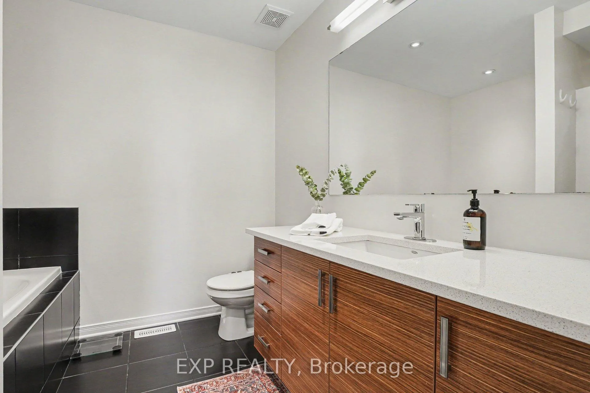 Photo 19 of 103 Westphalian Avenue, Ottawa, Kanata - Emerald Meadows/Trailwest — HOMEH