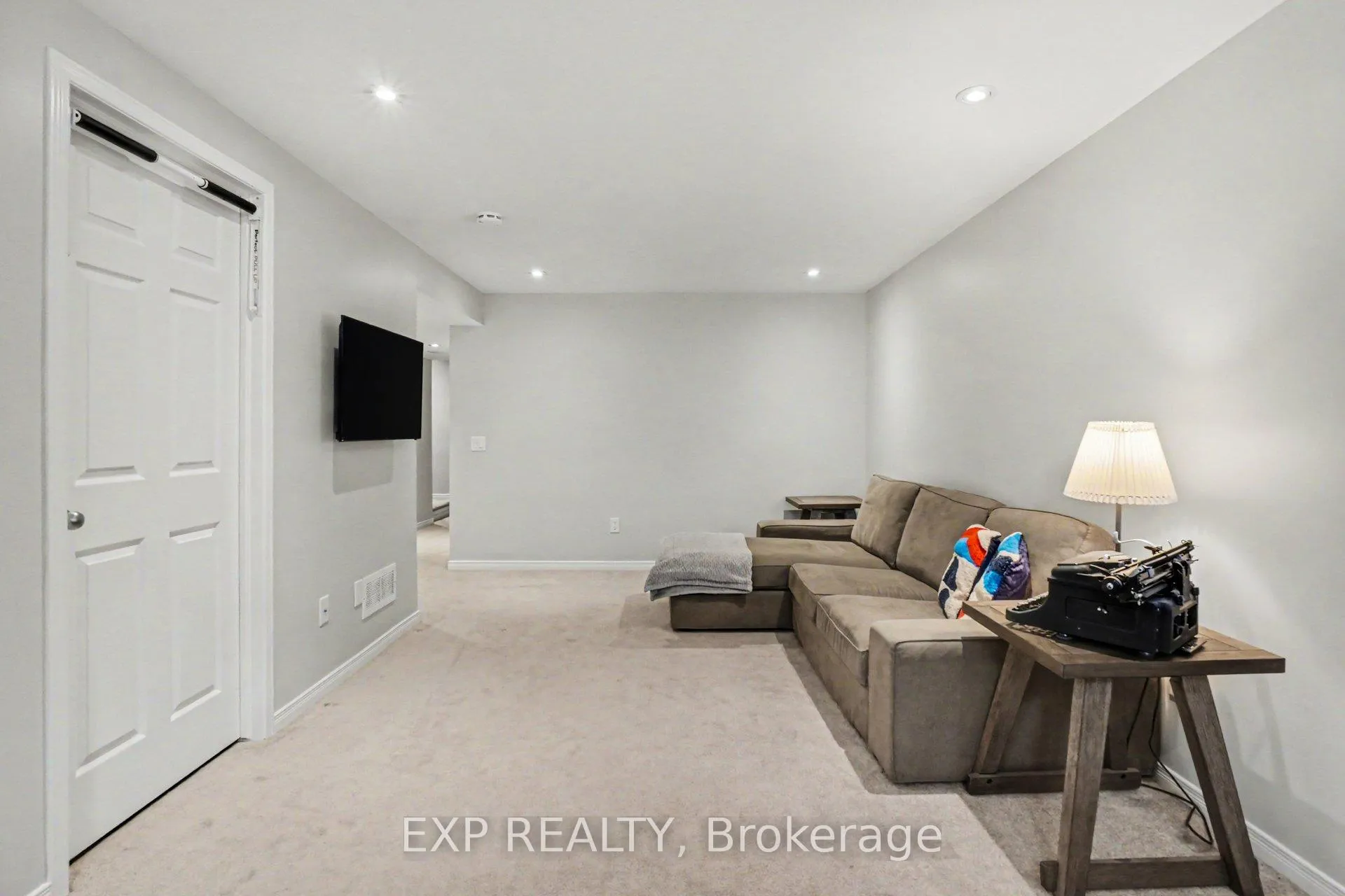 Photo 26 of 103 Westphalian Avenue, Ottawa, Kanata - Emerald Meadows/Trailwest — HOMEH
