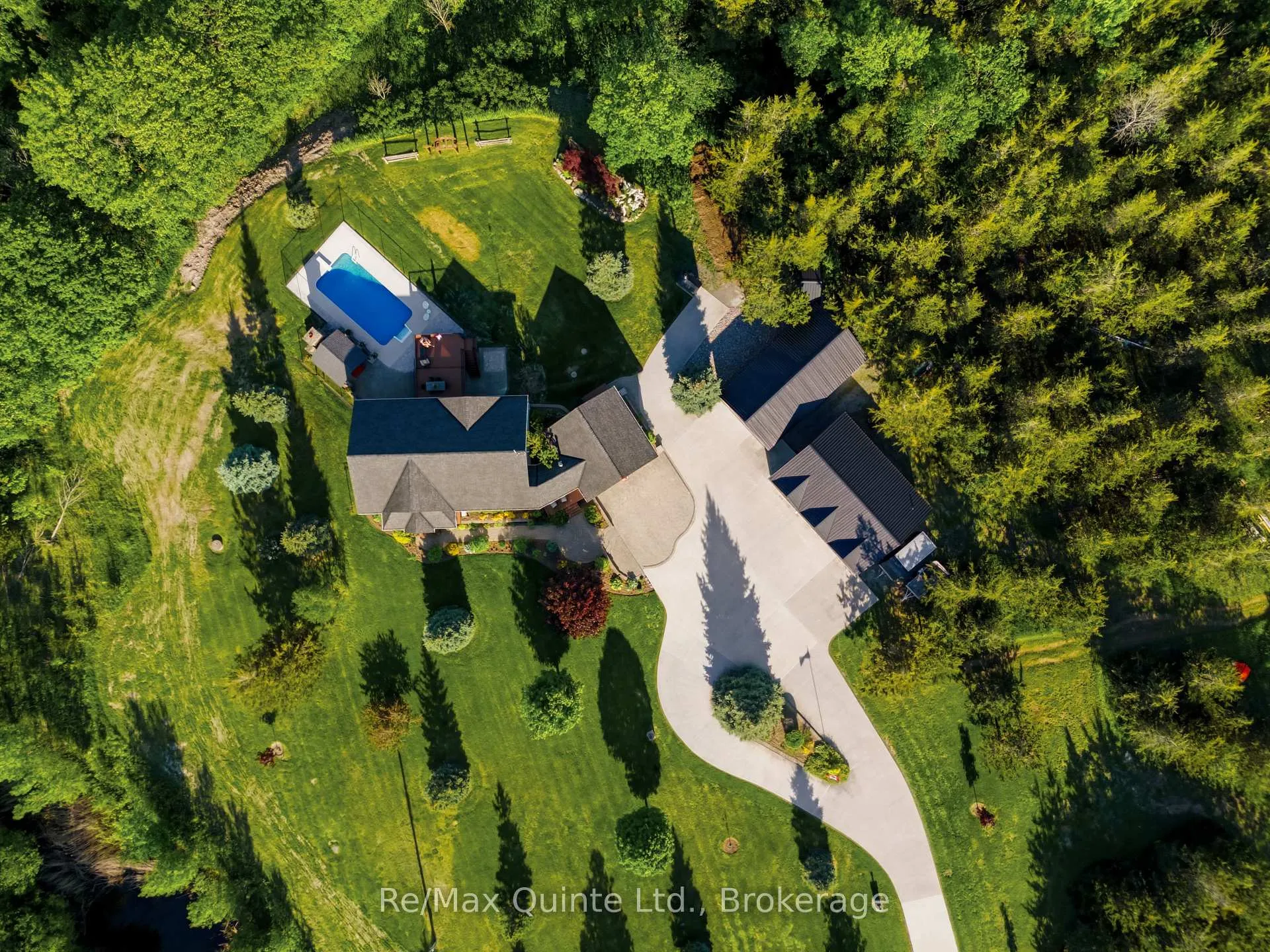 Photo 3 of 163 County Road 25, Prince Edward County, North Marysburg Ward — HOMEH