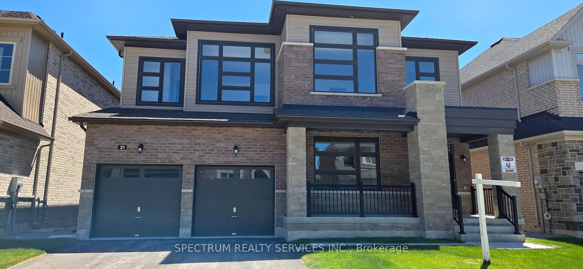 Photo 1 of 21 Lorrain Hand Crescent, Georgina, Keswick South — HOMEH