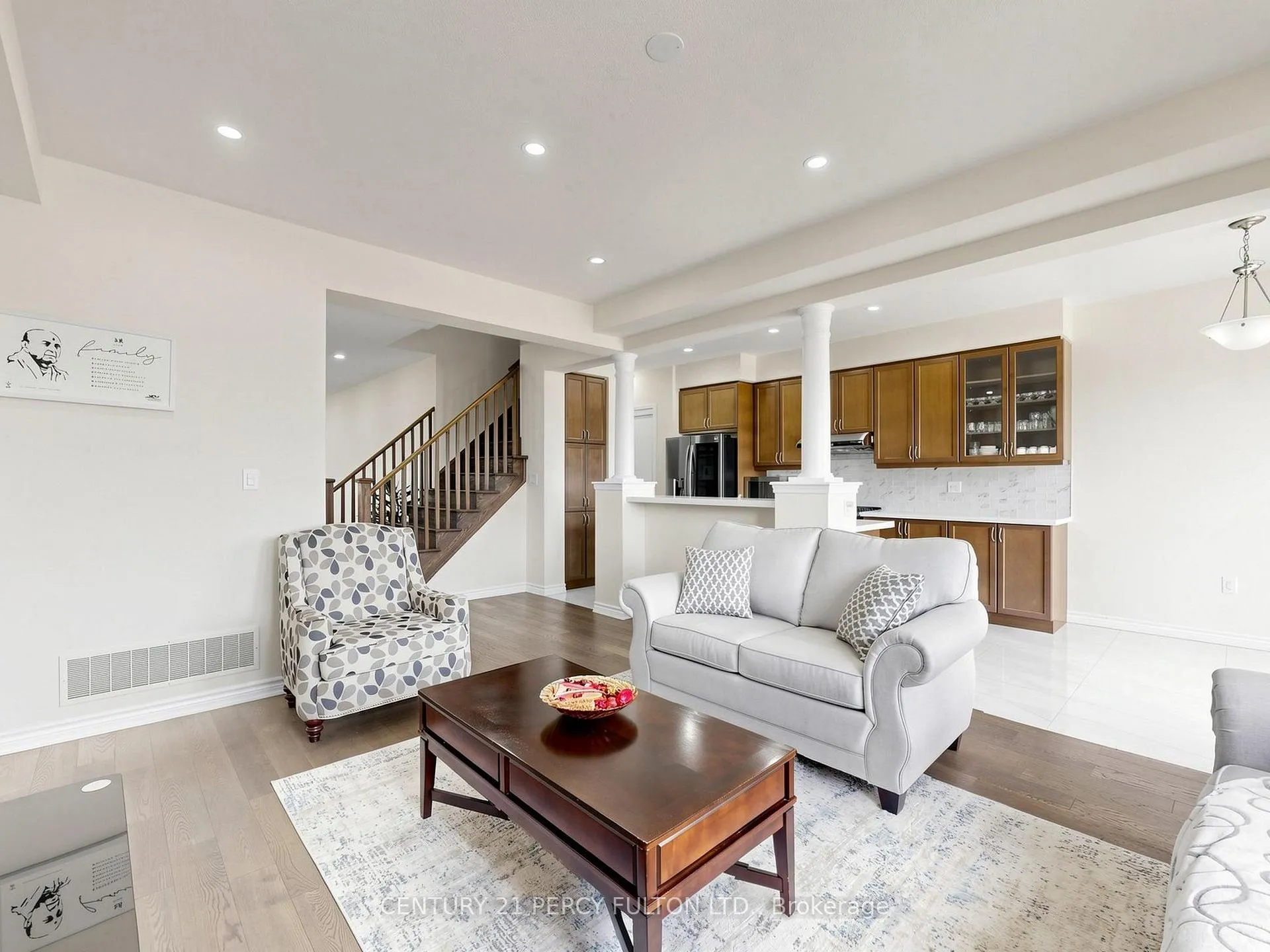 Photo 4 of 2715 Sapphire Drive, Pickering, Rural Pickering — HOMEH