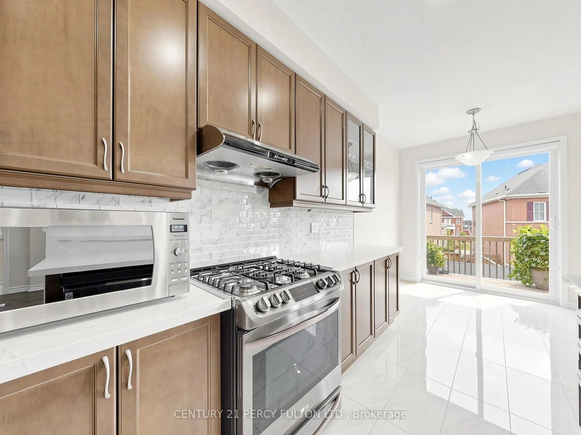Photo 7 of 2715 Sapphire Drive, Pickering, Rural Pickering — HOMEH