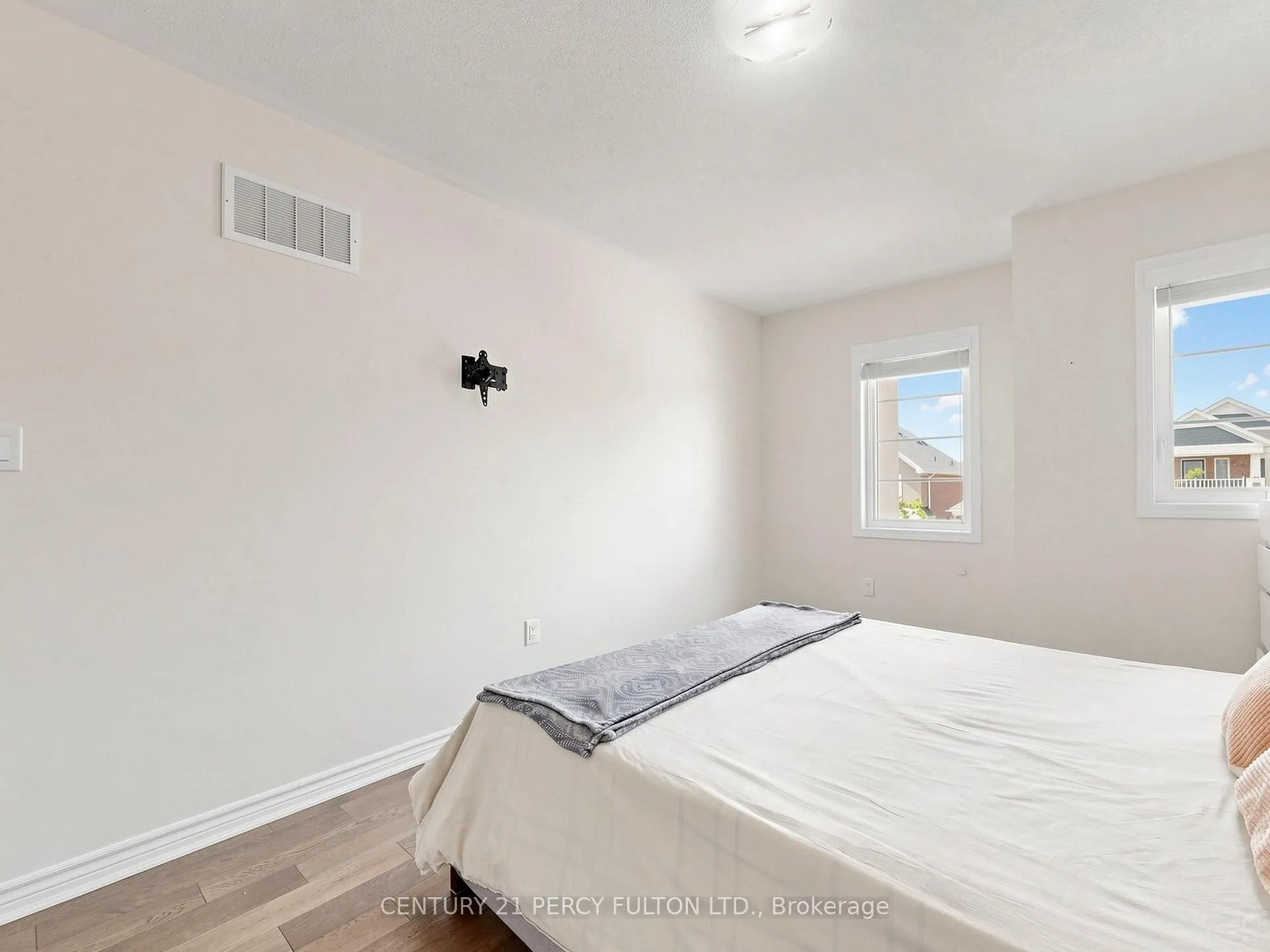 Photo 28 of 2715 Sapphire Drive, Pickering, Rural Pickering — HOMEH