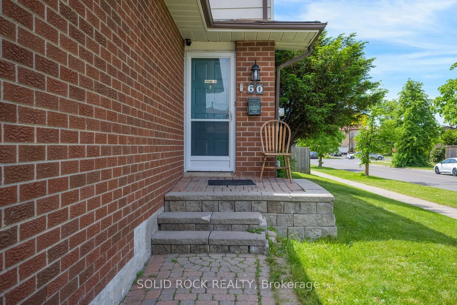 Photo 2 of 60 Martindale Crescent, Brampton, Brampton West — HOMEH