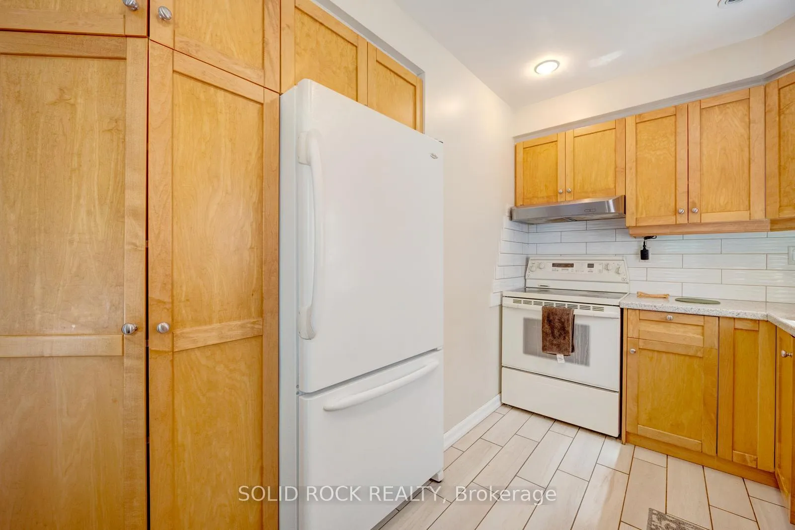 Photo 6 of 60 Martindale Crescent, Brampton, Brampton West — HOMEH