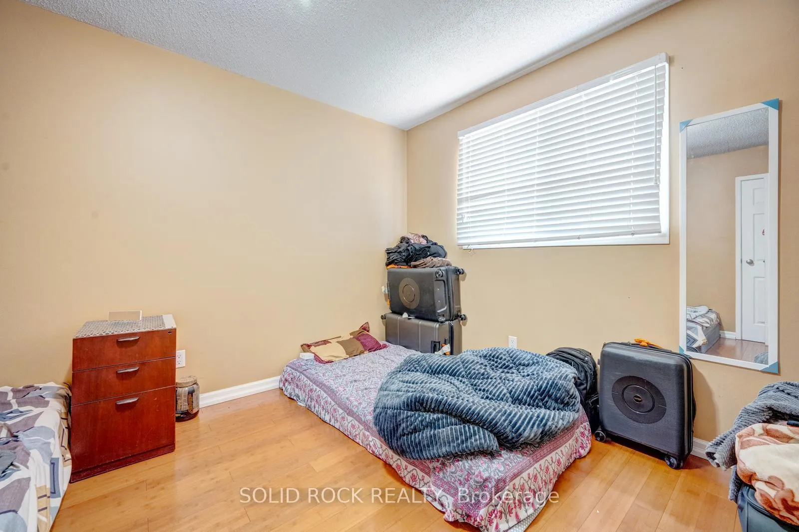 Photo 21 of 60 Martindale Crescent, Brampton, Brampton West — HOMEH