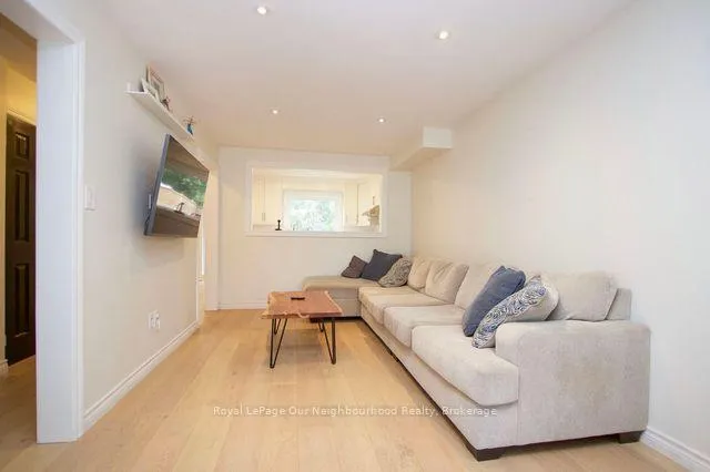 Photo 9 of 18 Threadgold Court, Whitby, Lynde Creek — HOMEH