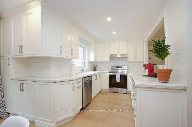 Photo 14 of 18 Threadgold Court, Whitby, Lynde Creek — HOMEH