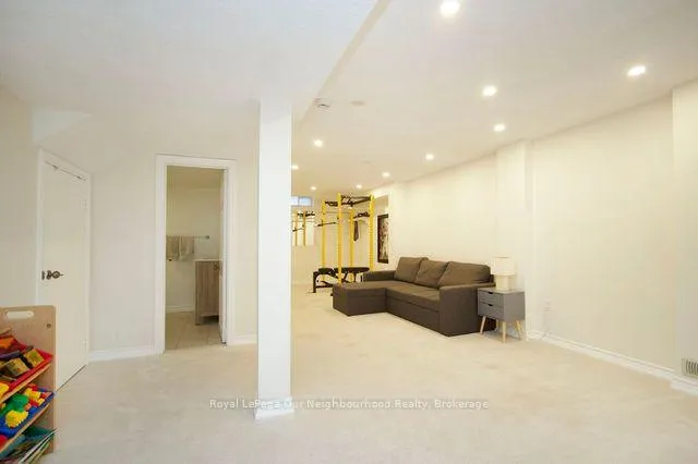 Photo 29 of 18 Threadgold Court, Whitby, Lynde Creek — HOMEH
