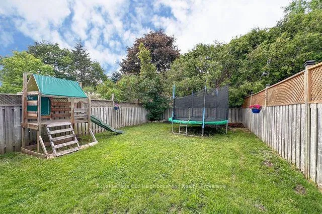 Photo 36 of 18 Threadgold Court, Whitby, Lynde Creek — HOMEH