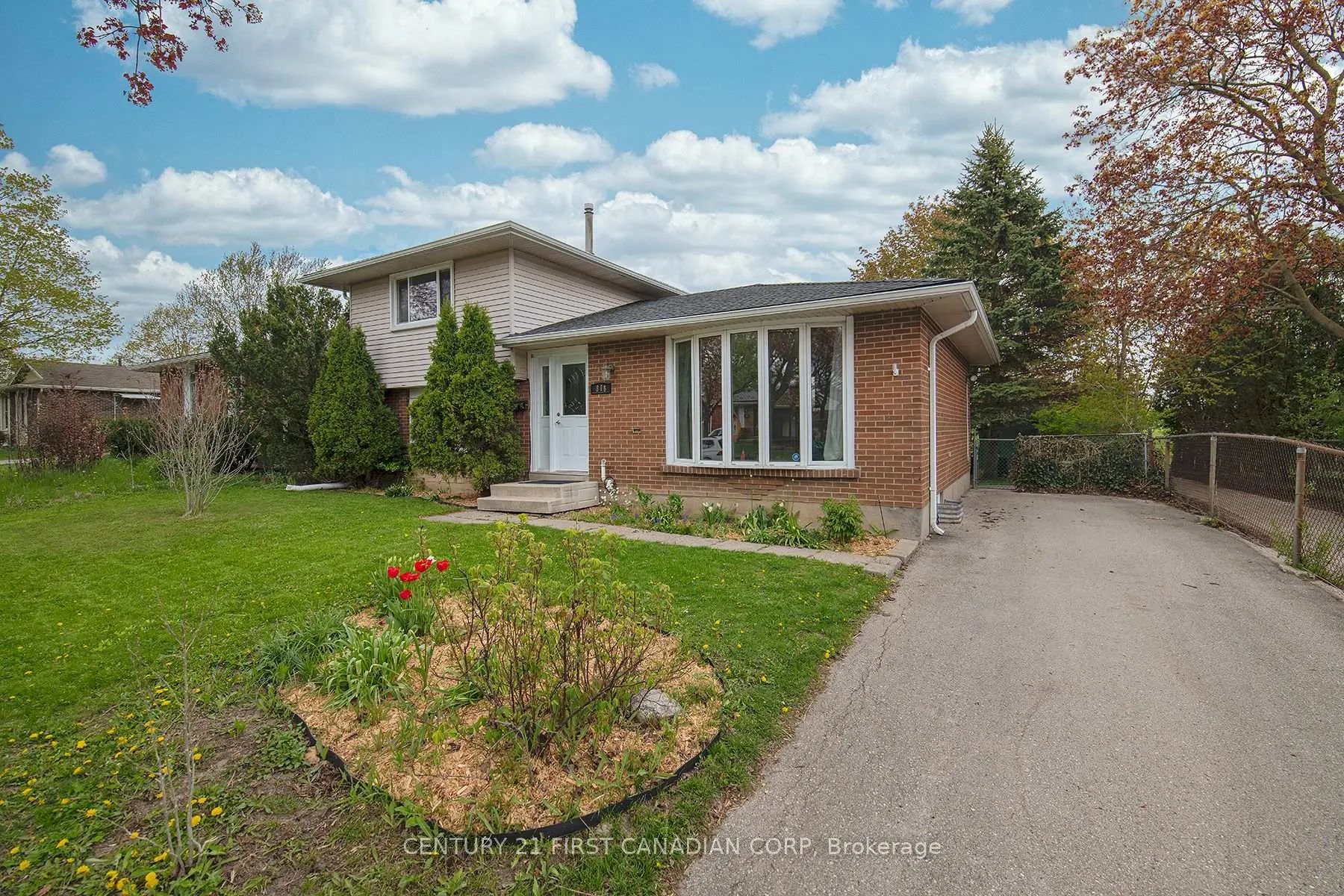 Photo 2 of 808 Dulaney Drive, London, South Q — HOMEH