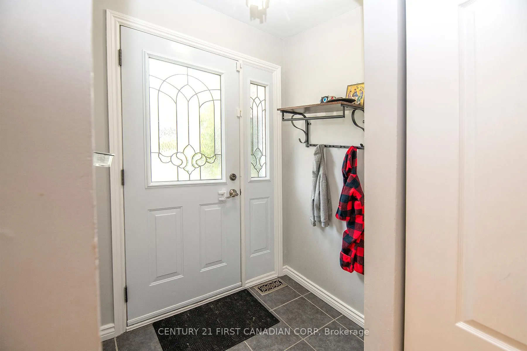 Photo 4 of 808 Dulaney Drive, London, South Q — HOMEH
