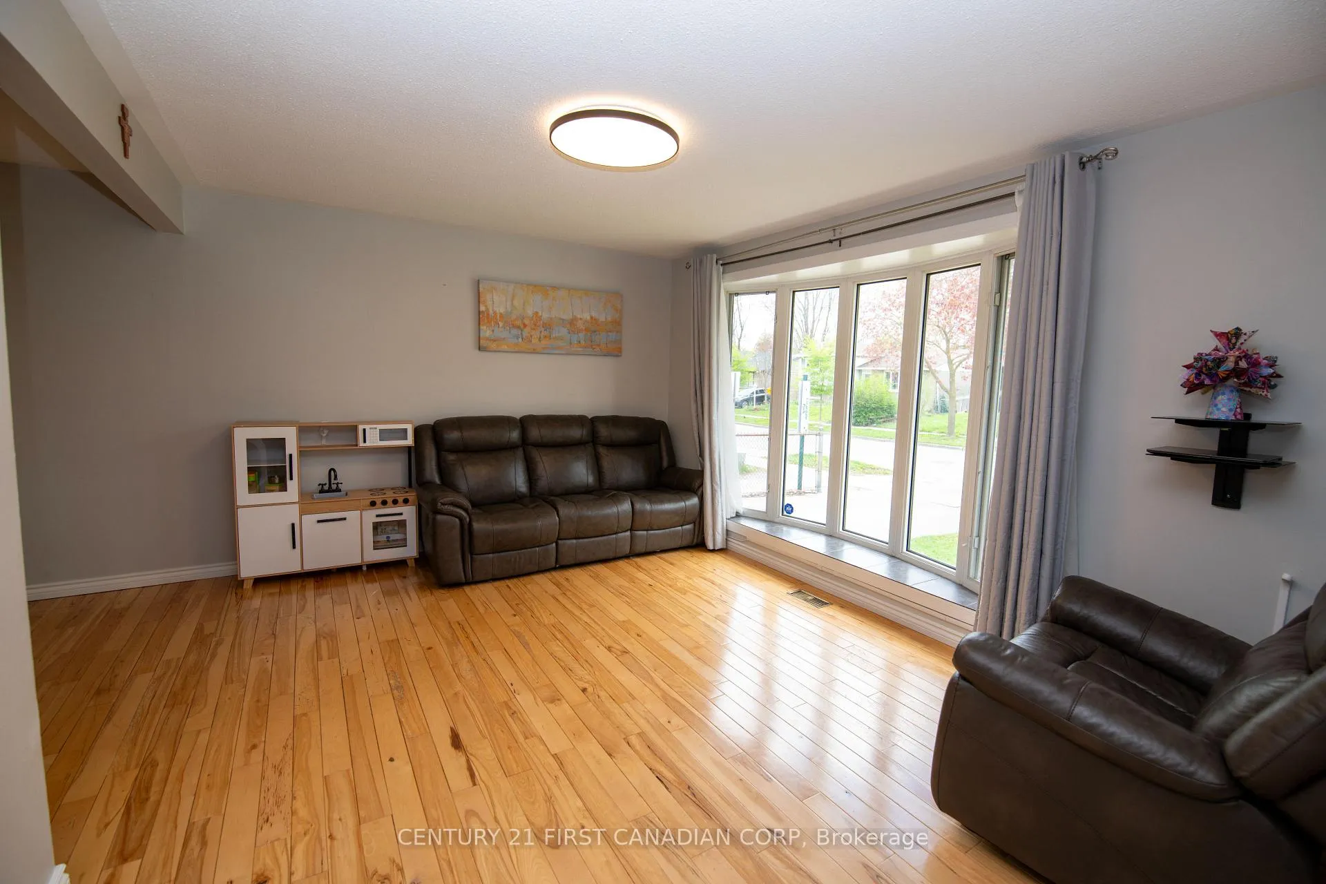 Photo 8 of 808 Dulaney Drive, London, South Q — HOMEH