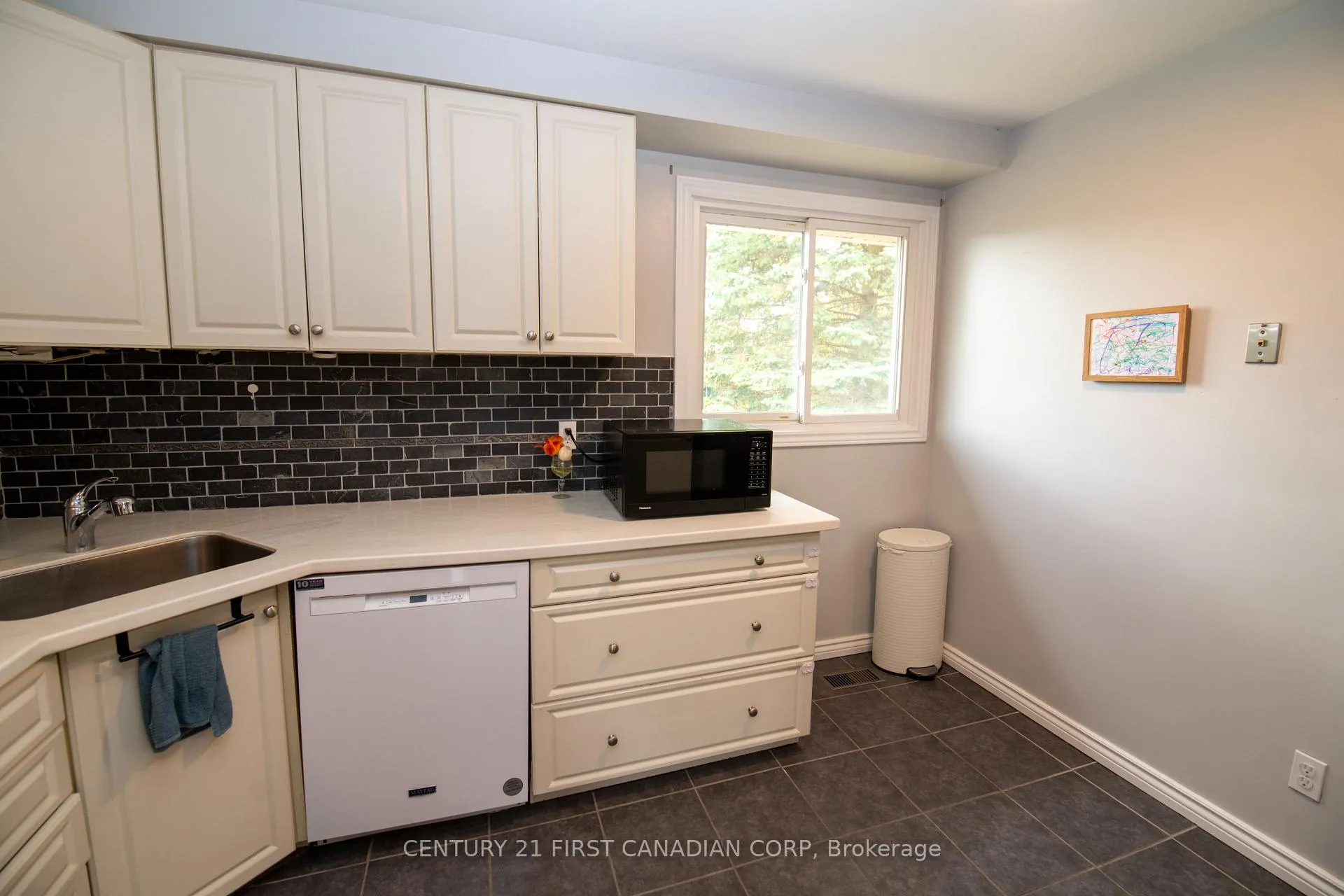 Photo 11 of 808 Dulaney Drive, London, South Q — HOMEH