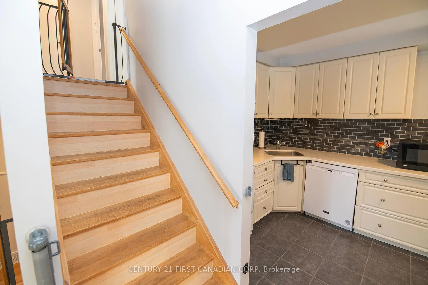 Photo 13 of 808 Dulaney Drive, London, South Q — HOMEH