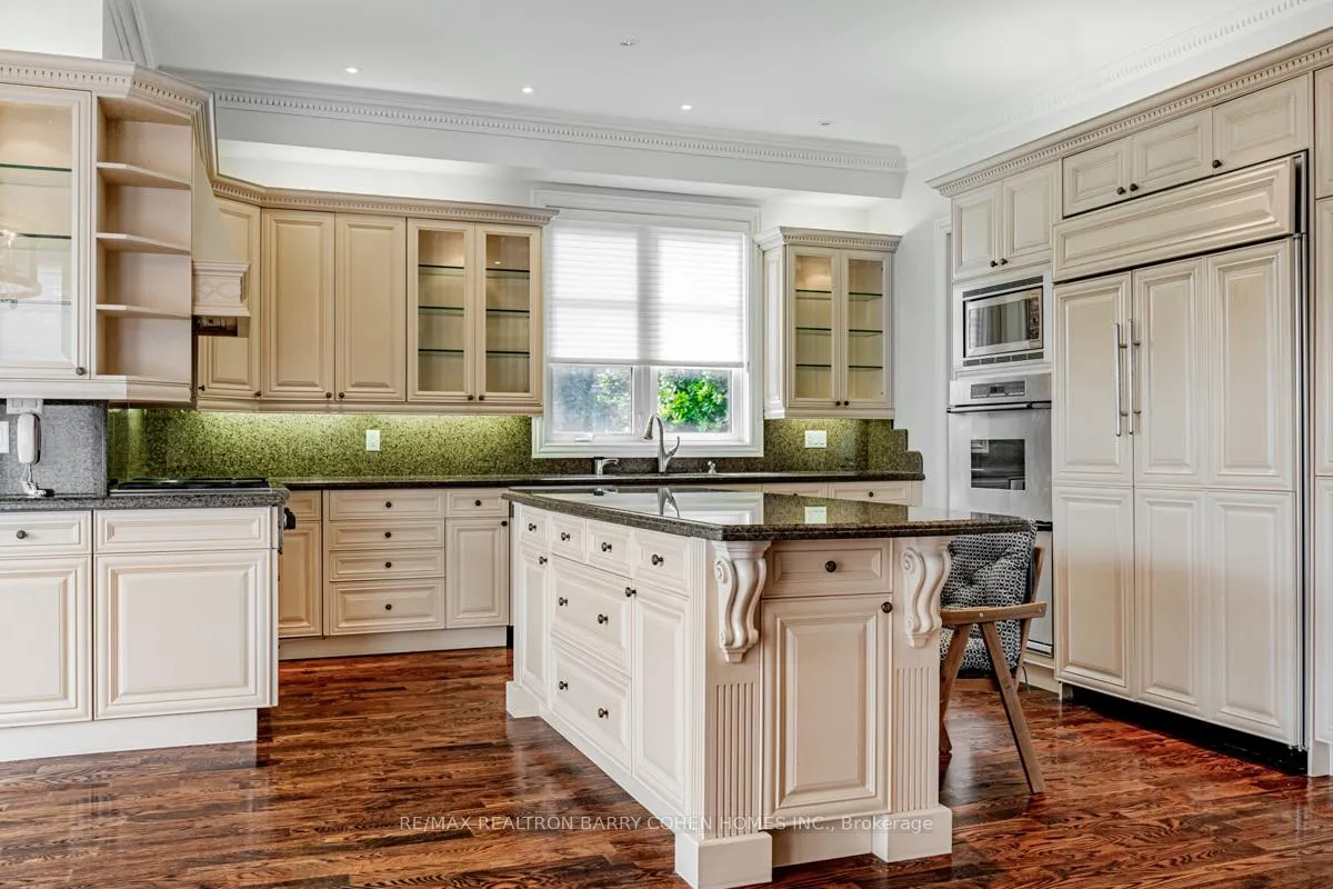 Photo 13 of 8 York Road, North York, Bridle Path-Sunnybrook-York Mills — HOMEH