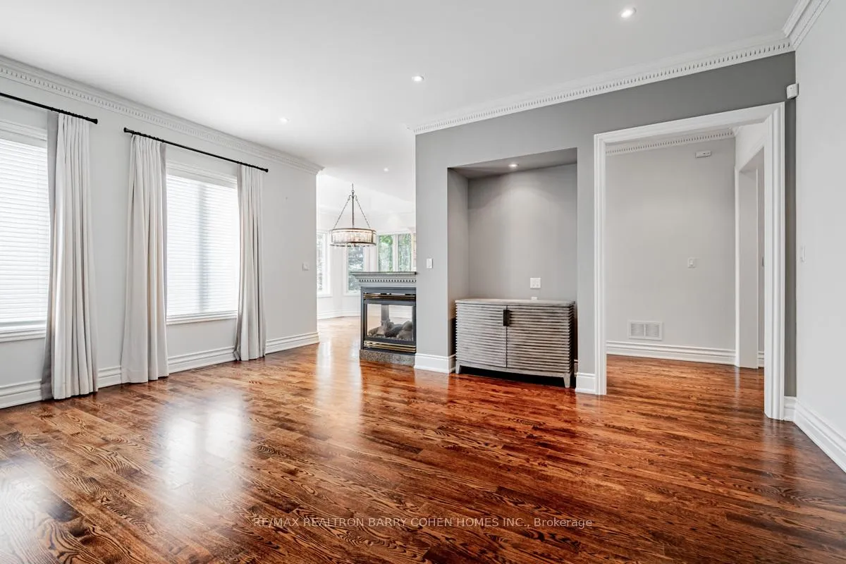 Photo 16 of 8 York Road, North York, Bridle Path-Sunnybrook-York Mills — HOMEH