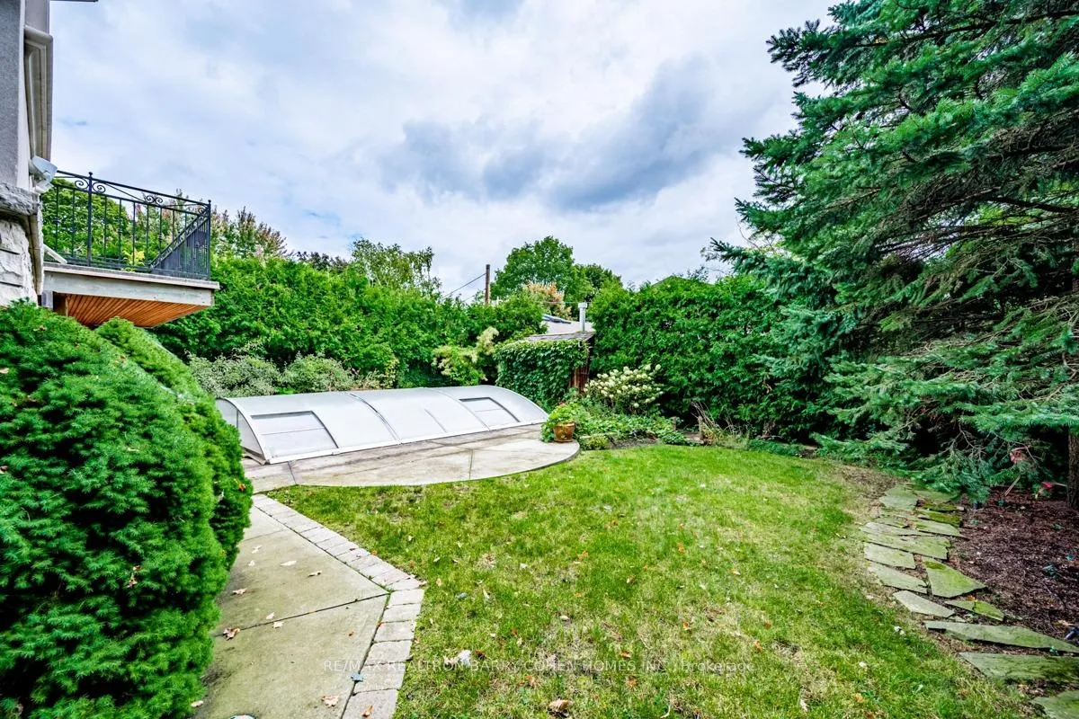 Photo 41 of 8 York Road, North York, Bridle Path-Sunnybrook-York Mills — HOMEH
